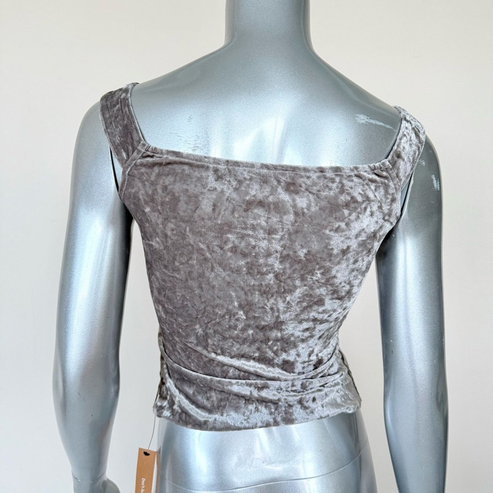 Reformation NWT!!! Reformation women velvet top size XS Size XS / US 0-2 / IT 36-38 - 3 Thumbnail