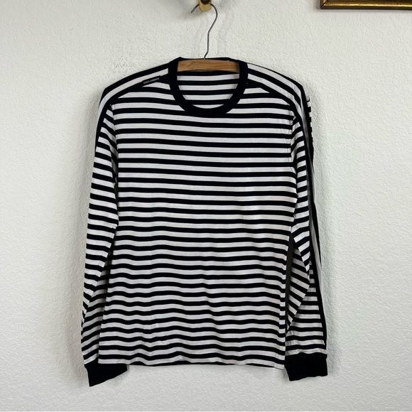 Dolce & Gabbana VTG Dolce and Gabbana Striped Crew Neck Logo Patch Contrast Size US M / EU 48-50 / 2 - 1 Thumbnail