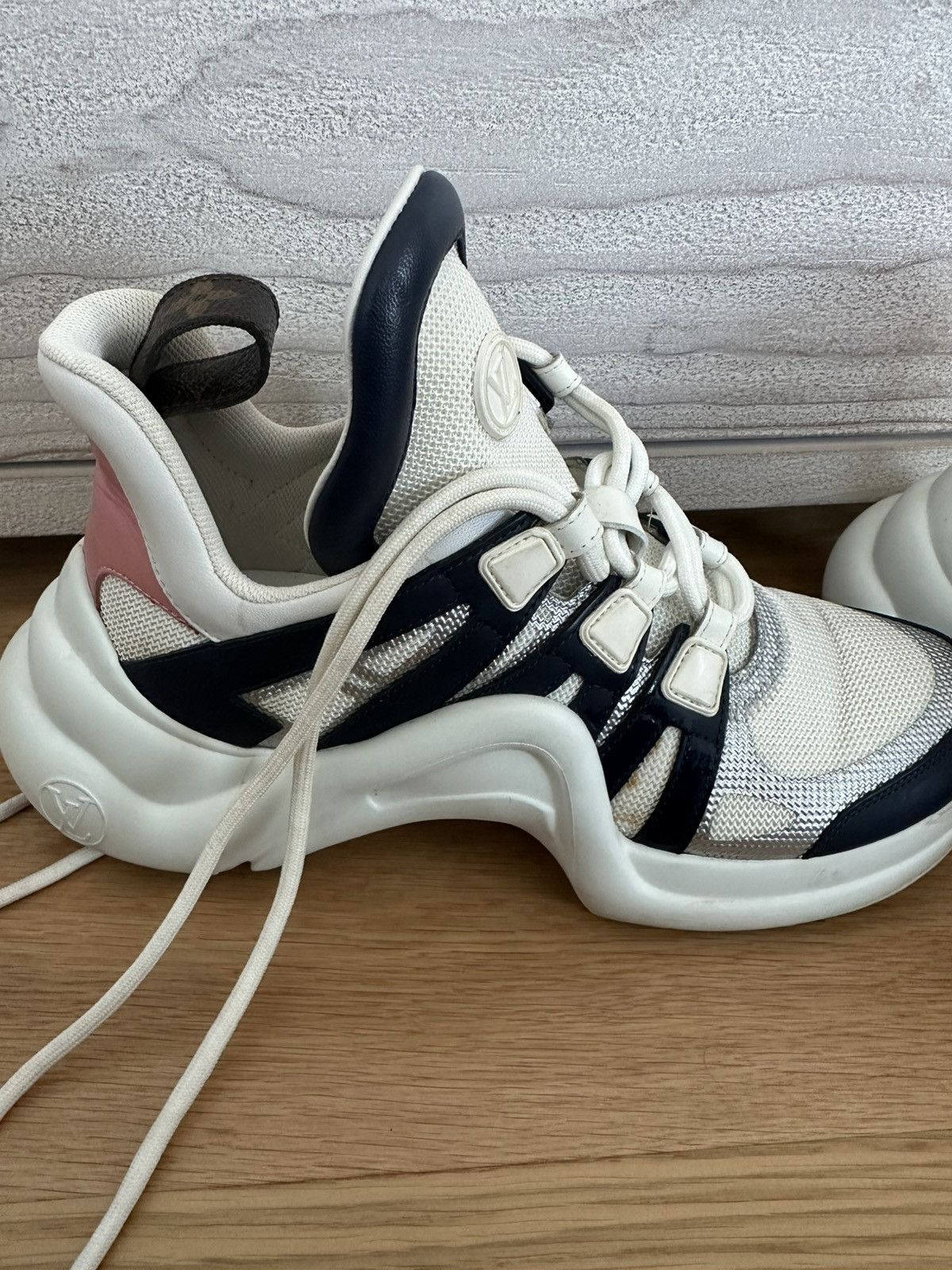 Louis Vuitton Louis Vuitton Archlight Size US 7 / IT 37 - 2 Thumbnail
