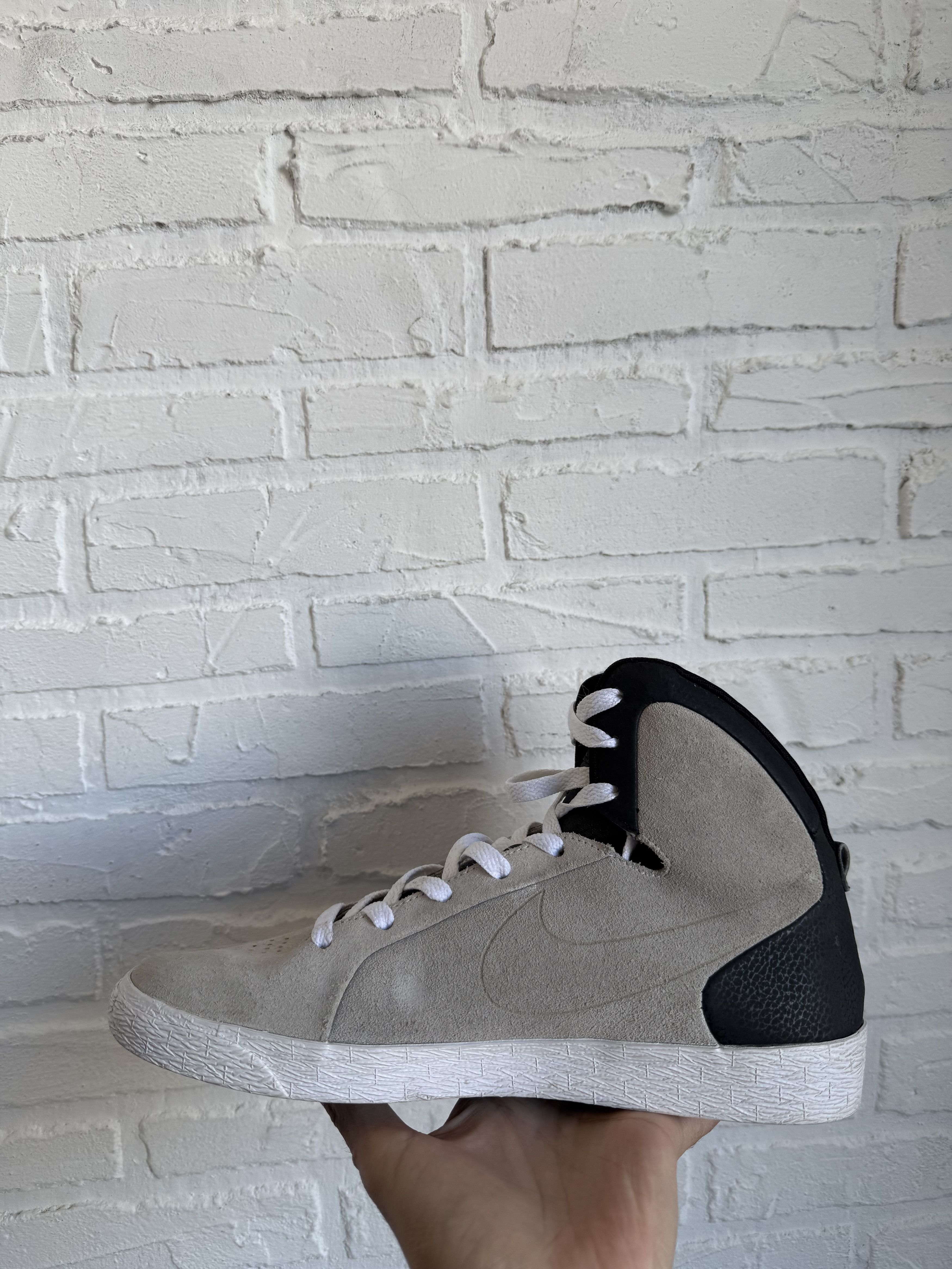 Nike RARE Nike hyperclave wolf grey suede leather ACG sneaker Size US 9.5 / EU 42-43 - 5 Thumbnail