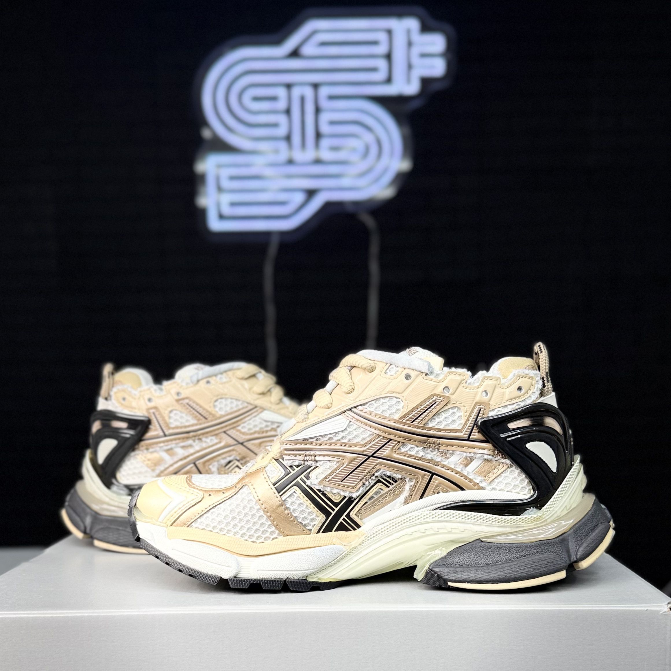 Balenciaga Balenciaga Runner White/Gold/Black Size US 6 / IT 36 - 3 Thumbnail