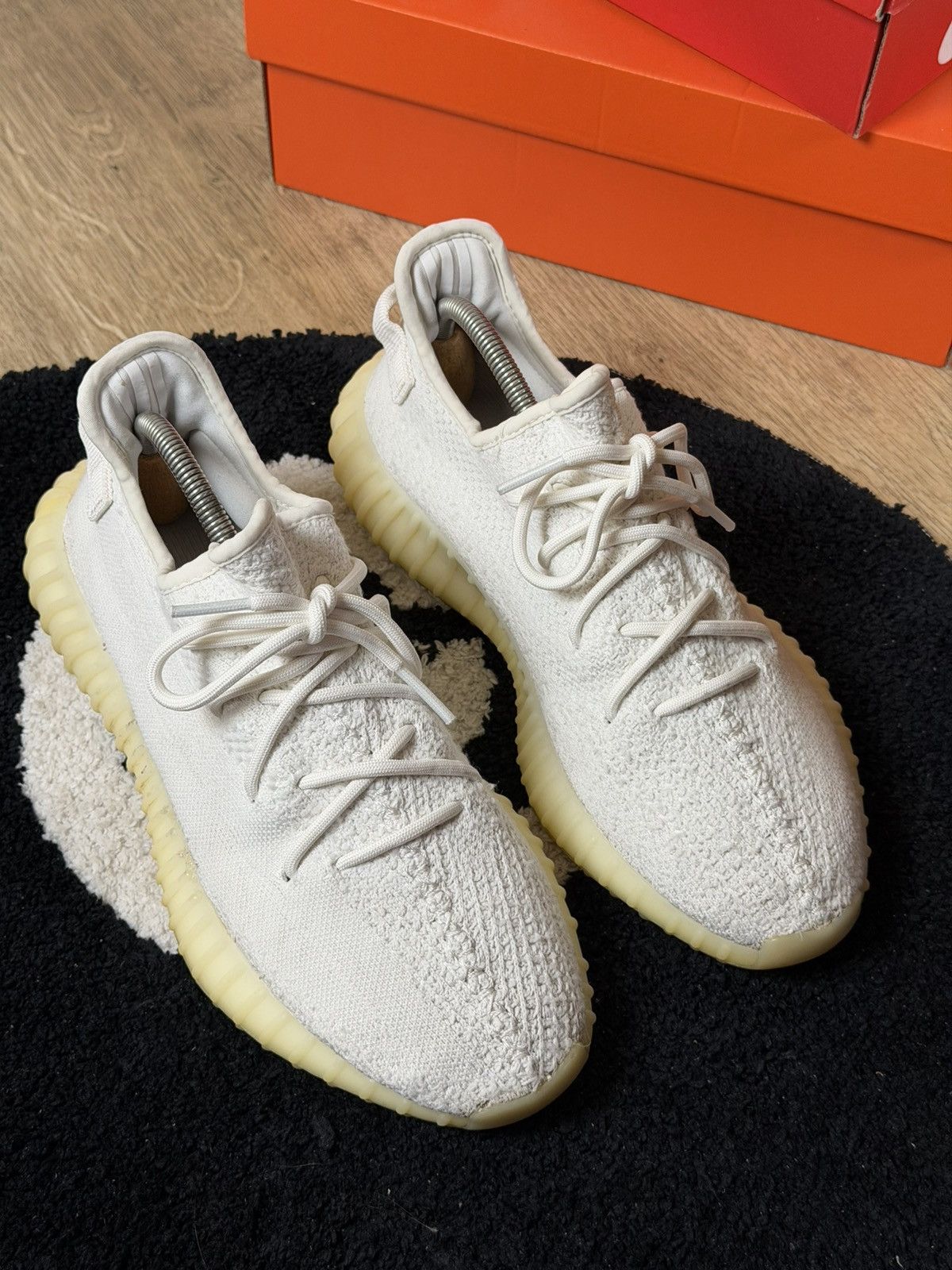 Yeezy Adidas Yeezy Boost 350 V2 Cream Size US 10 / EU 43 - 12 Thumbnail