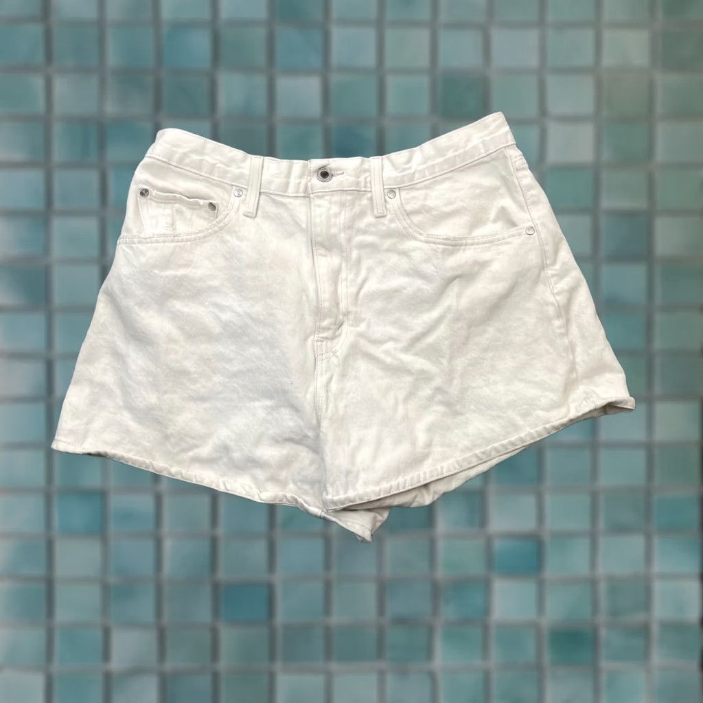 Levi's VINTAGE Levi's Womens Shorts 32 White Silvertab Mom Cut Off Denim Cotton 90s 5 Pocket Size 24" / US 00 / IT 34 - 1 Thumbnail