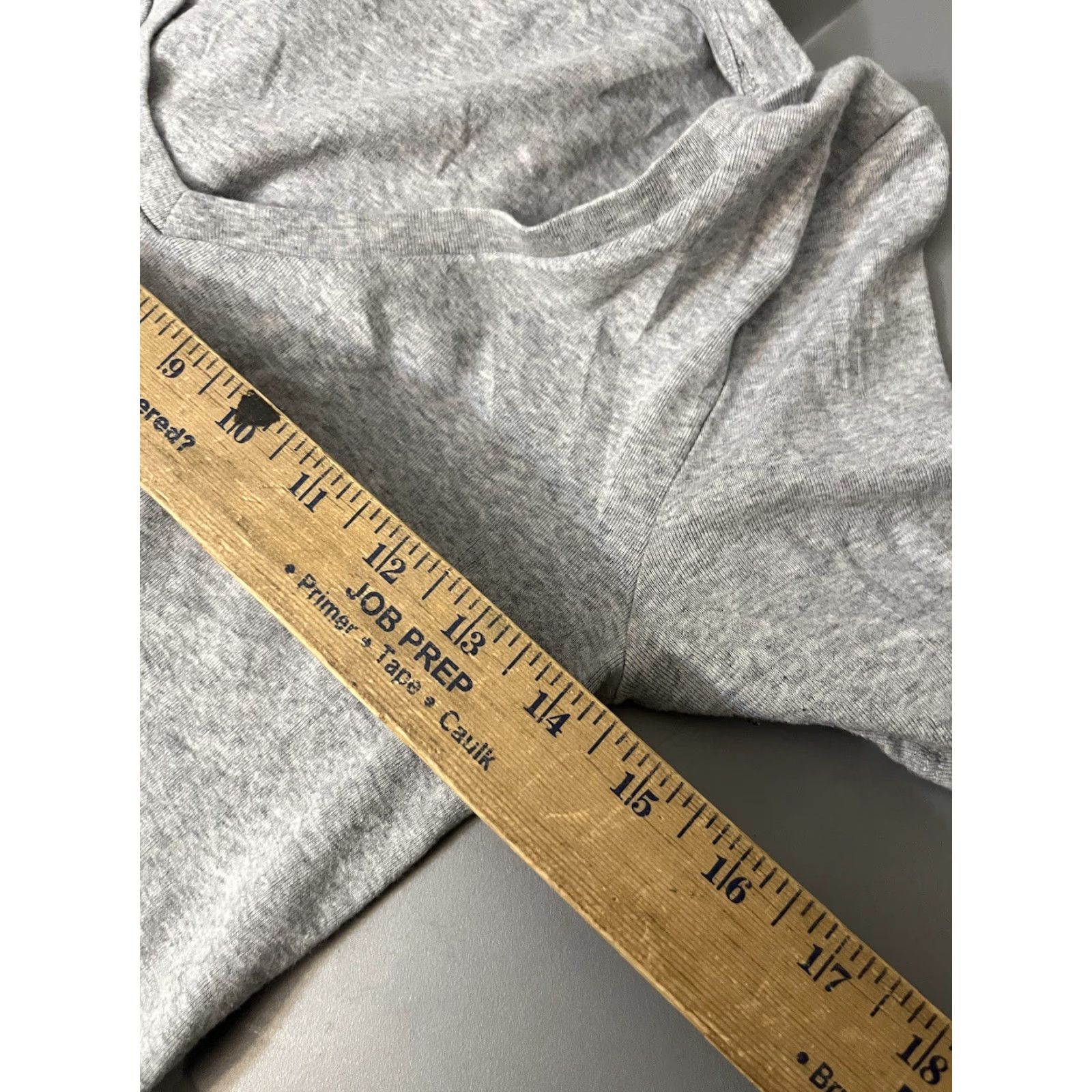 Gap GAP Modern T-Shirt XS Women Gray Solid V-Neck Shirt XS Women Gray Solid V-Neck GAP Modern T-Shirt Women XS Gray Solid V-Neck Size XS / US 0-2 / IT 36-38 - 5 Thumbnail