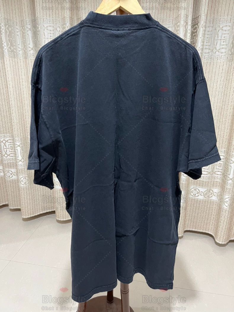 Balenciaga Balenciaga Embroidered Apple Short Sleeve T-Shirt Size US M / EU 48-50 / 2 - 4 Thumbnail