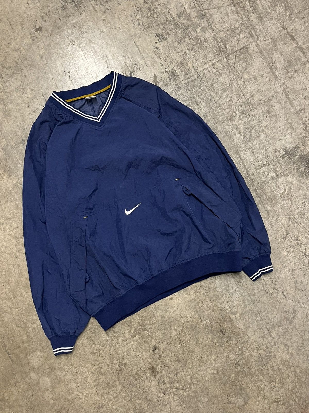 Nike Nike windbreaker center swoosh vintage 90s streetwear hype Size US XL / EU 56 / 4 - 1 Thumbnail