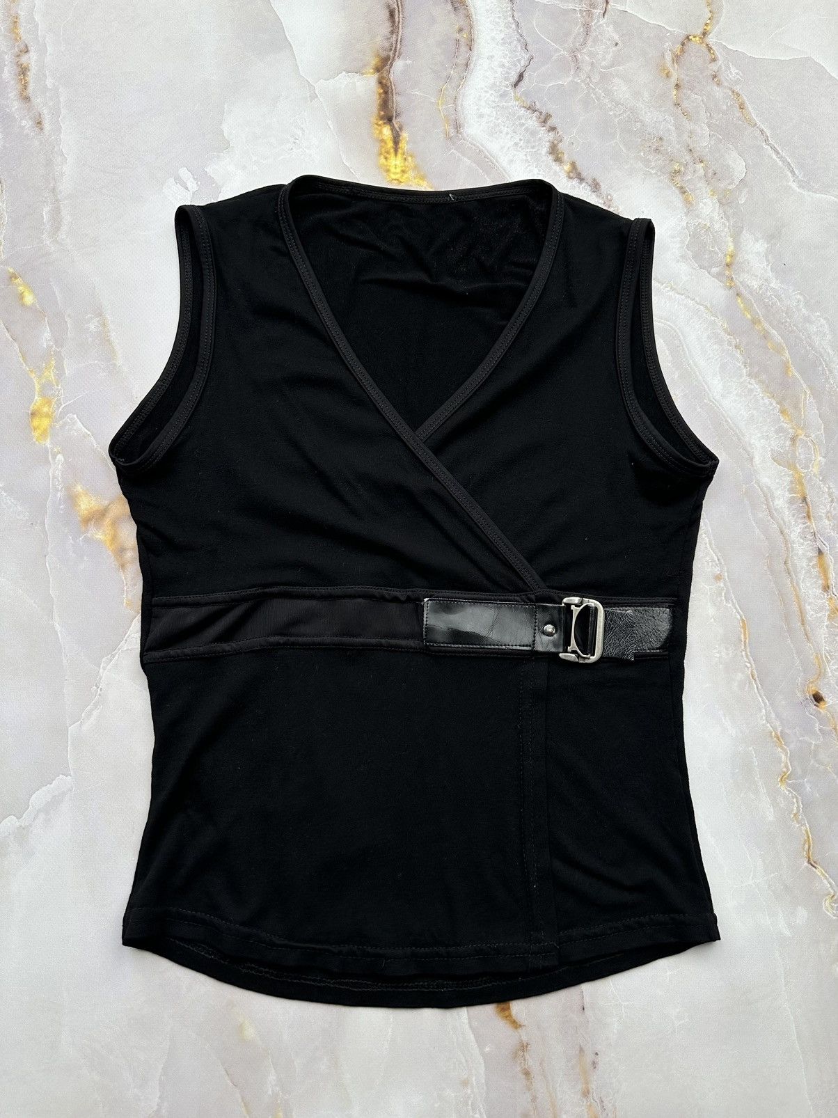 Japanese Brand Vintage Tank Top (E1) Size XS / US 0-2 / IT 36-38 - 1 Thumbnail