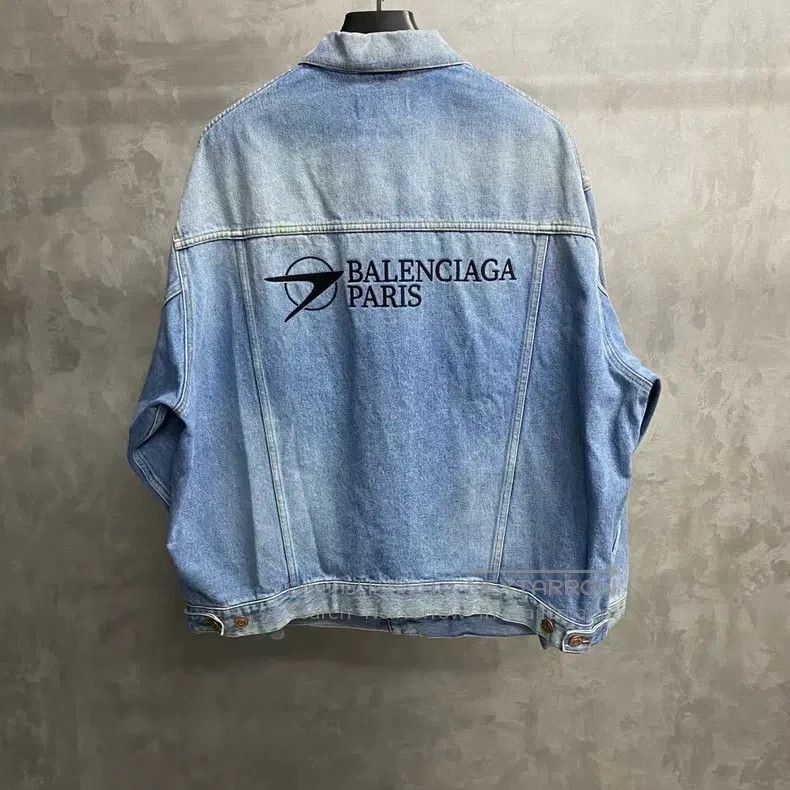 Balenciaga Balenciaga Blue Embroidery Pattern Logo Denim Jacket Size US XS / EU 42 / 0 - 2 Thumbnail