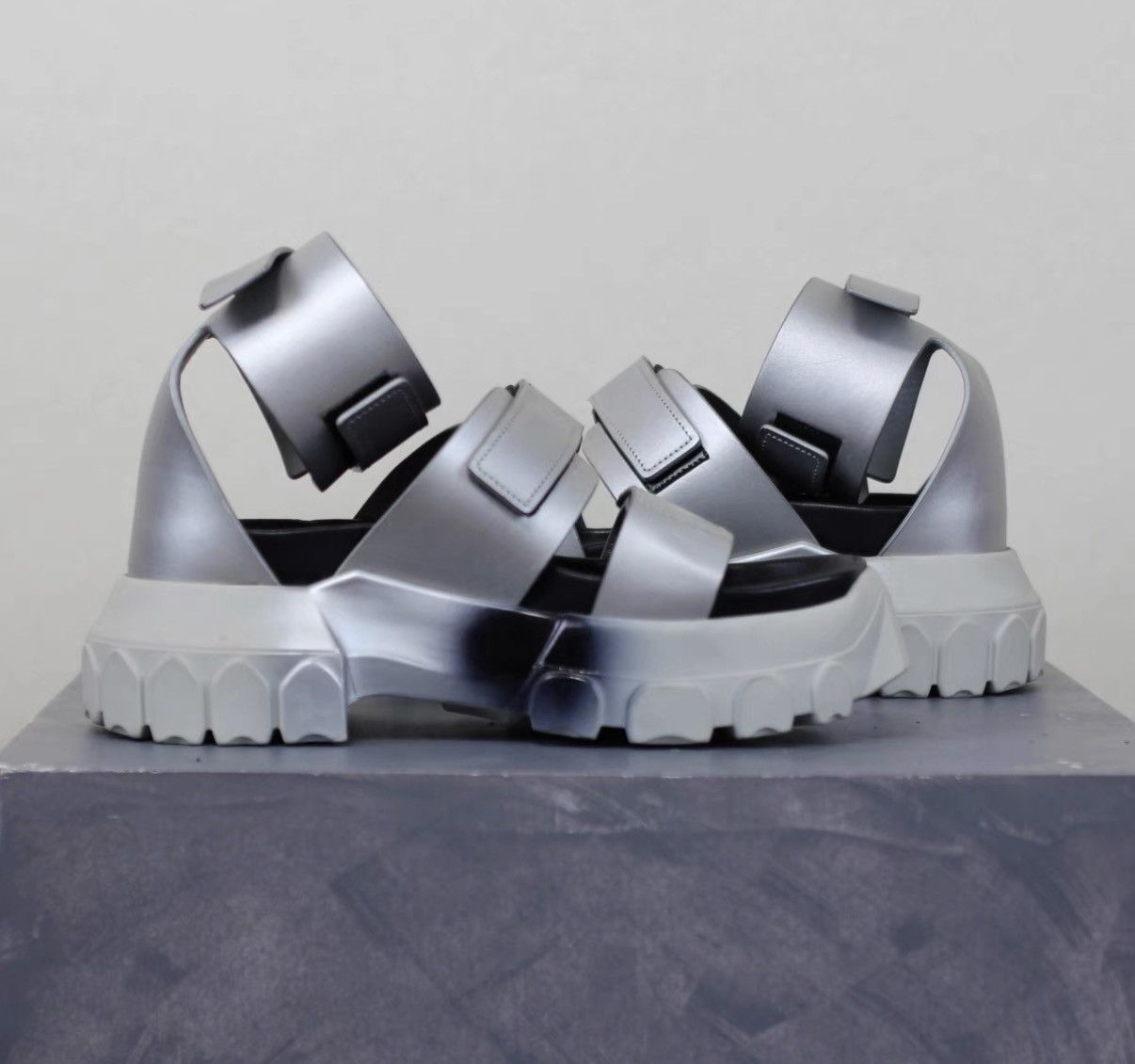 Rick Owens Rick Owens Gradient Silver Platform Tank Sole Sandals Size US 7 / IT 37 - 4 Thumbnail
