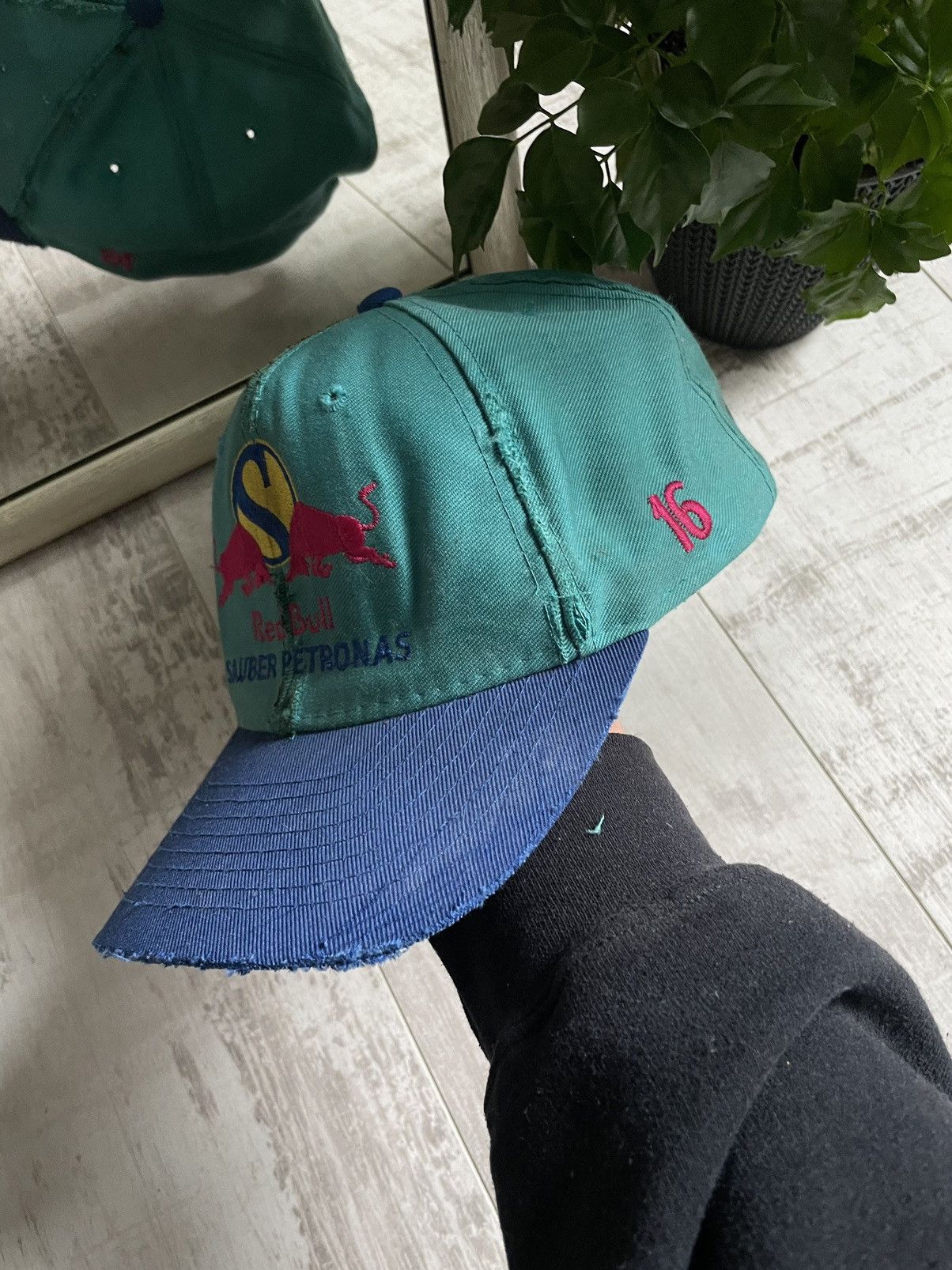 Red Bull × Vintage Red Bull 80’s Sauber Petronas Racing Vintage Hat Cap Size ONE SIZE - 6 Thumbnail