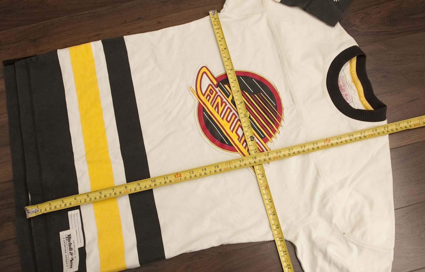 Mitchell & Ness × NHL Vancouver Canucks Shirt Long Sleeve Size M Mitchell & Ness Size US M / EU 48-50 / 2 - 5 Thumbnail