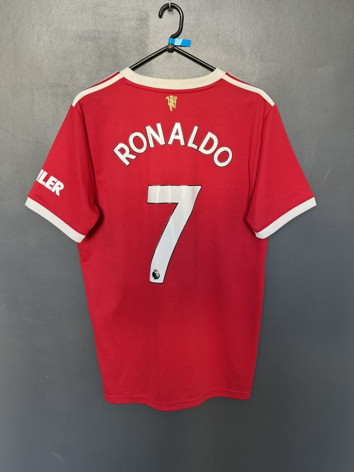 Adidas sticky prints Manchester United 21/22 Home Ronaldo Jersey Size US L / EU 52-54 / 3 - 1 Thumbnail