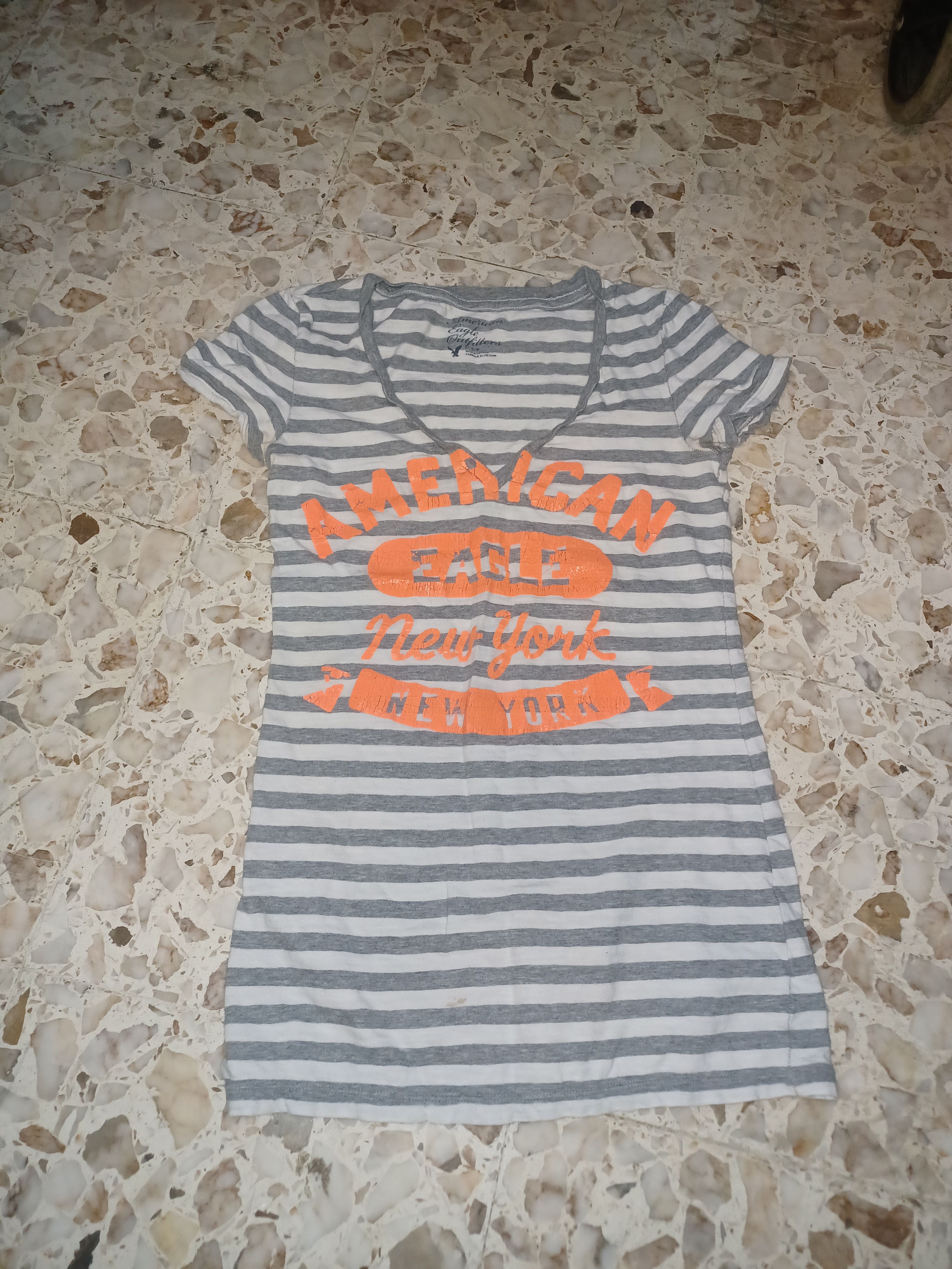 American Eagle Outfitters American Eagle Outfitters Women's Tee S/P Gray Size S / US 4 / IT 40 - 1 Thumbnail
