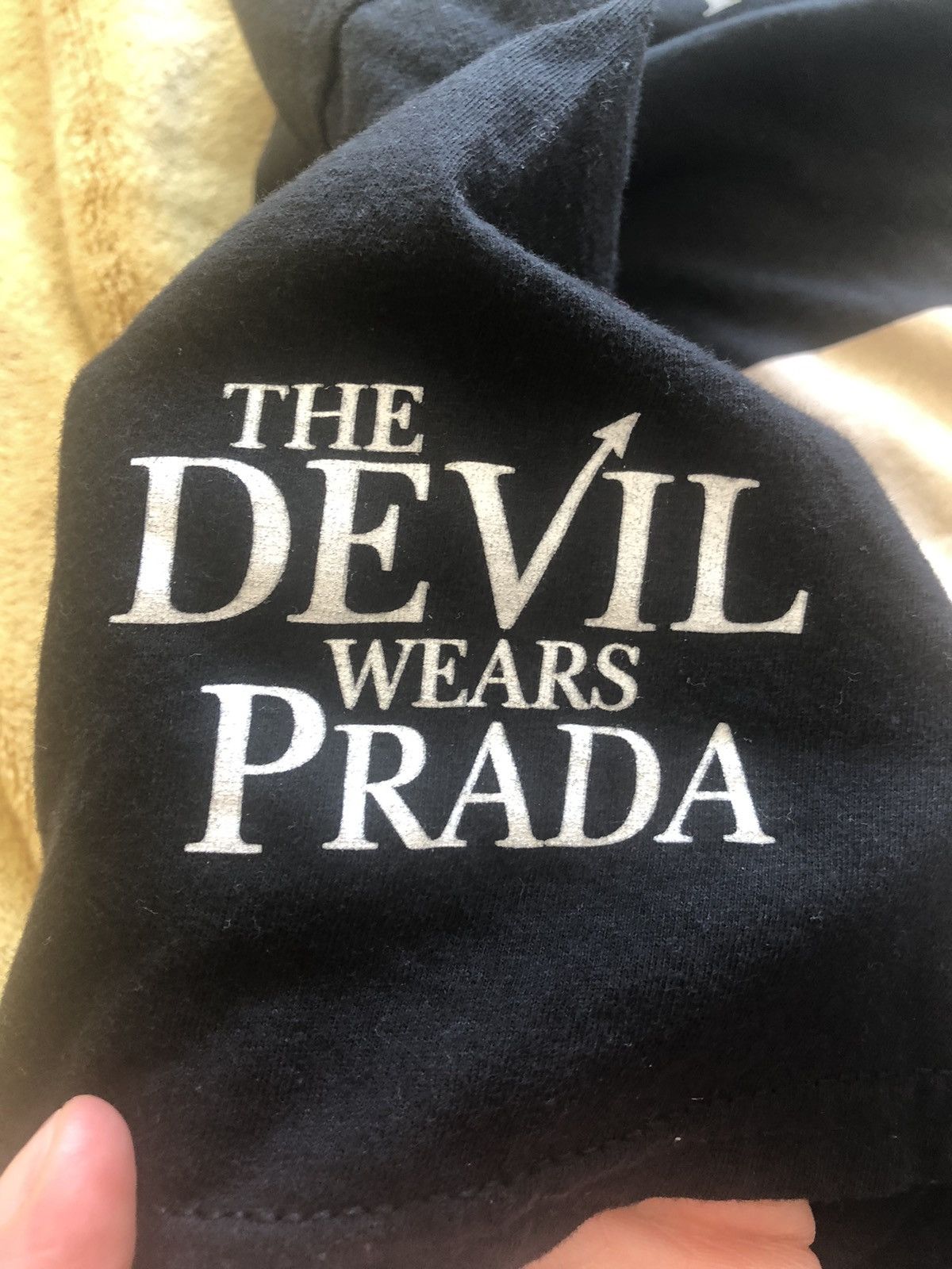 Vintage RARE DEVIL WEARS PRADA MOVIE TEE SHIRT Size US M / EU 48-50 / 2 - 3 Thumbnail