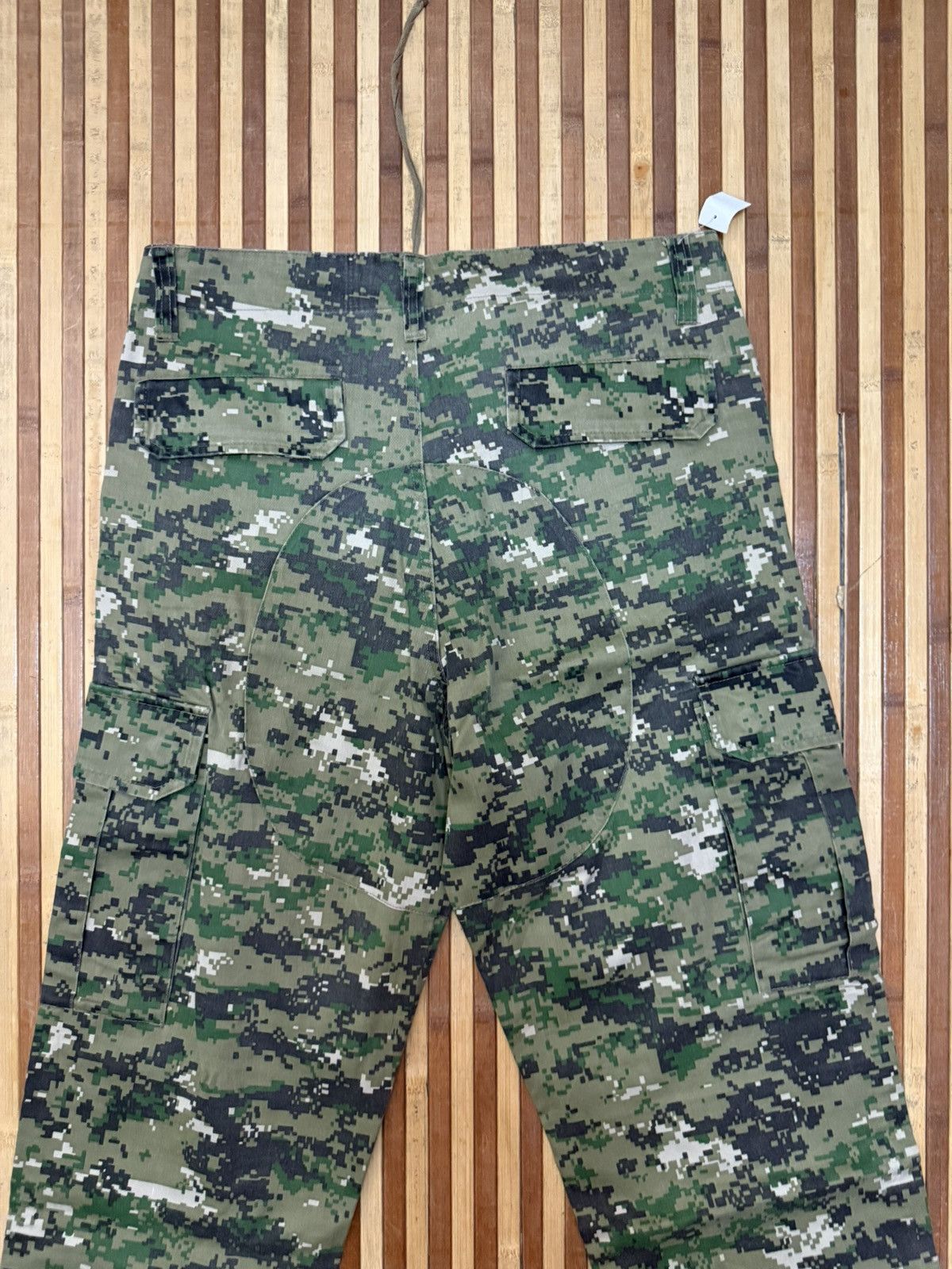 Japanese Brand Vintage Military Camouflage Vectors Cargo Pants Streetwear Size US 31 - 7 Thumbnail