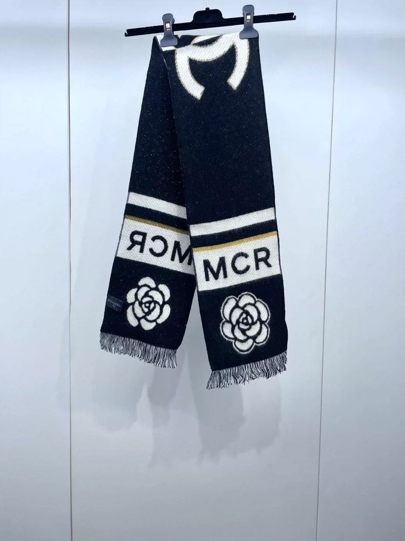 Chanel Chanel Boucle Scarf with Camellia Design -2505 Size ONE SIZE - 2 Thumbnail