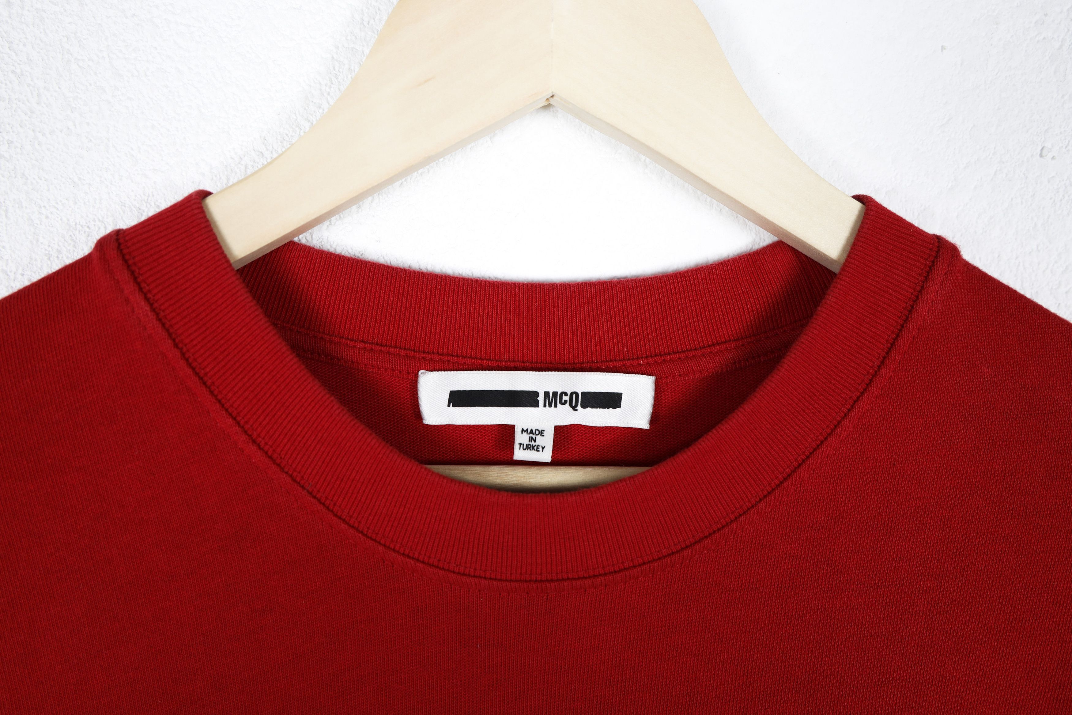 Alexander McQueen Alexander McQueen MCQ Surf Motel Beach Bay Printed Tee Size US M / EU 48-50 / 2 - 5 Thumbnail