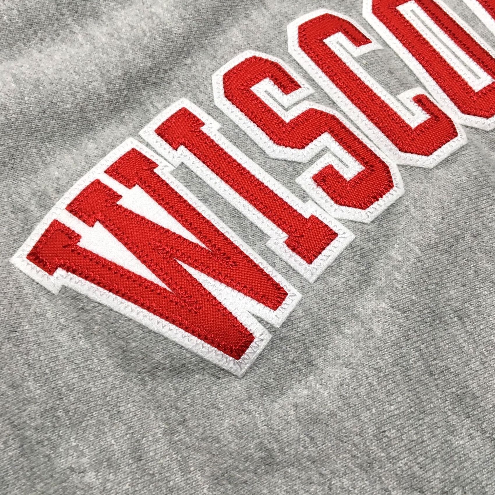 Champion VINTAGE Champion Sweatshirt Mens XL College Graphic Pullover Wisconsin Reverse Weave Gray Deluxe Logo Cotton Polyester Heavyweight Size US XL / EU 56 / 4 - 5 Thumbnail