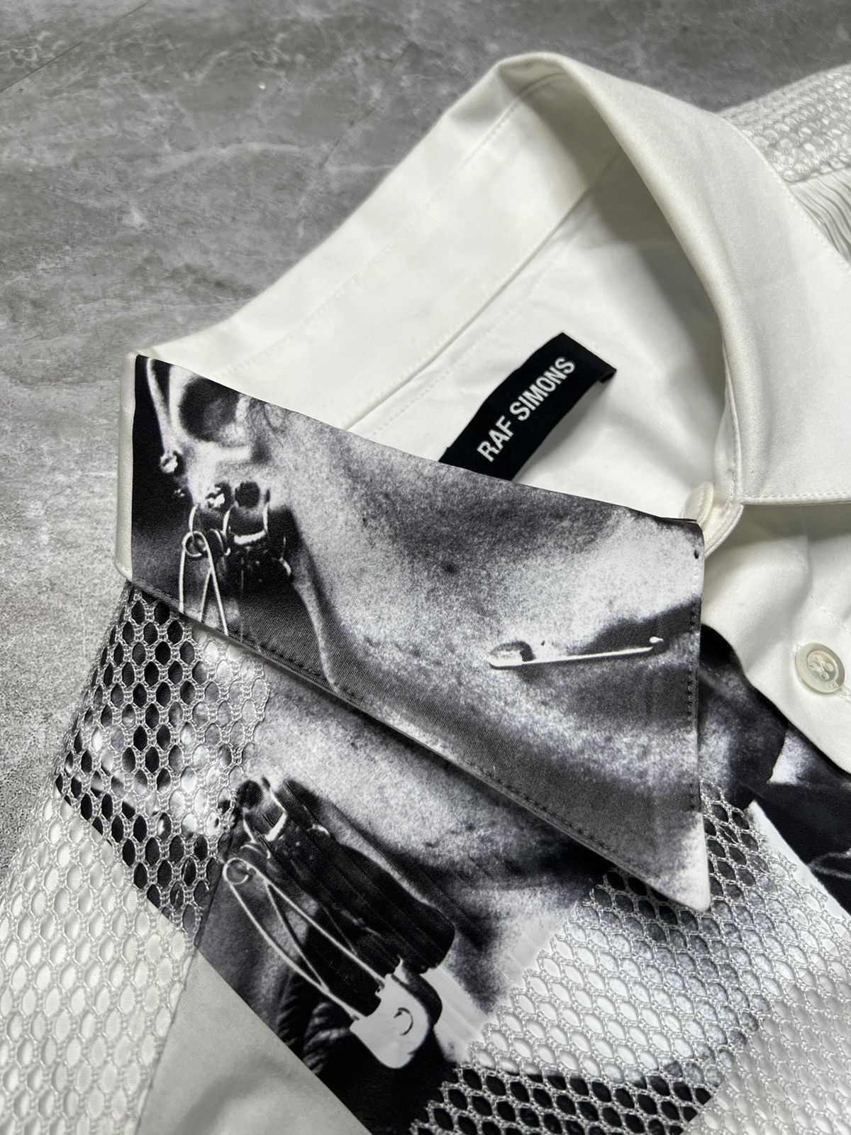 Raf Simons Raf Simons S/S 19 L/S With Pleats & Mesh Pierced Man Shirt Size US S / EU 44-46 / 1 - 5 Thumbnail