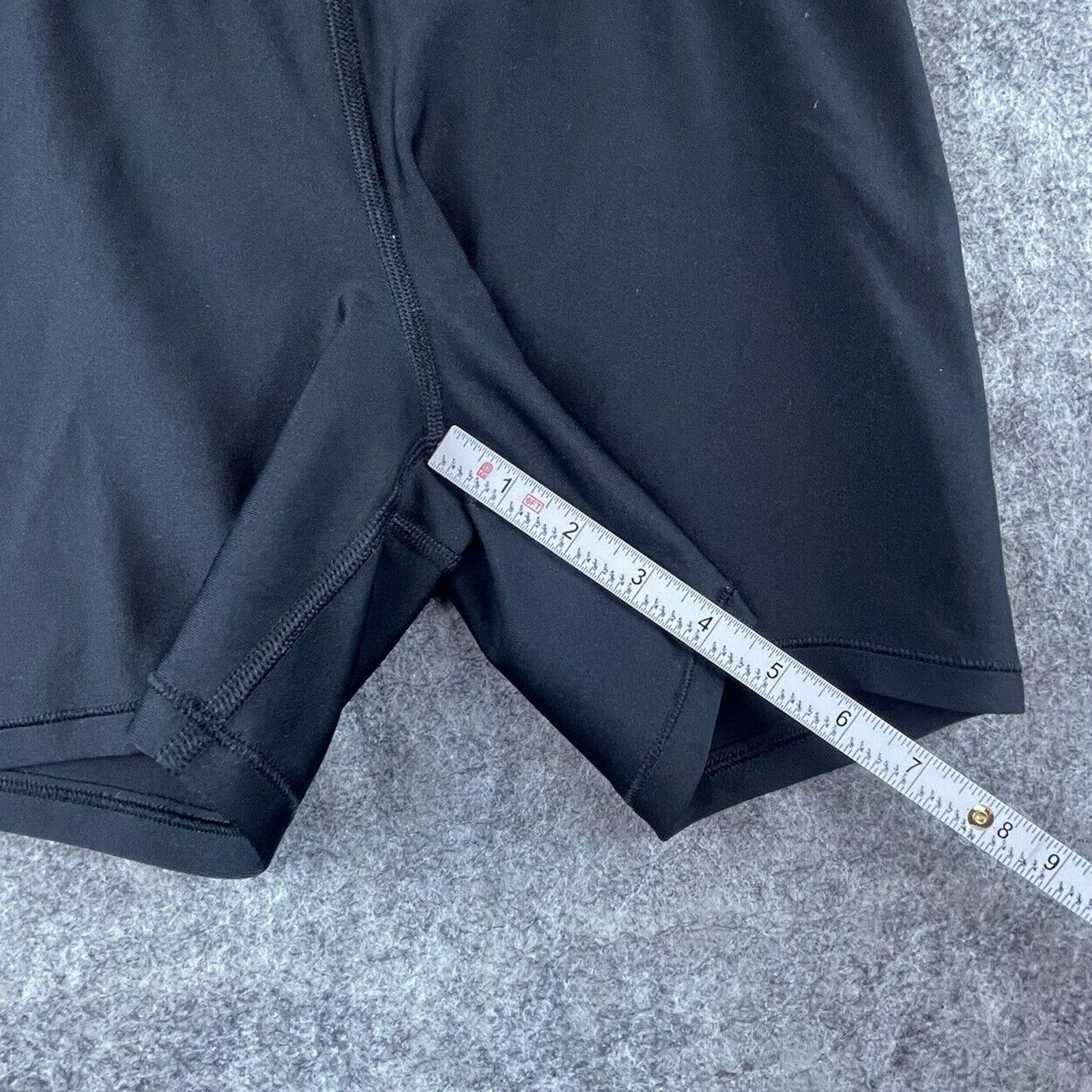 Under Armour Under Armour Shorts Womens Small Black Athletic Sporty Run Size 26" / US 2 / IT 38 - 5 Thumbnail