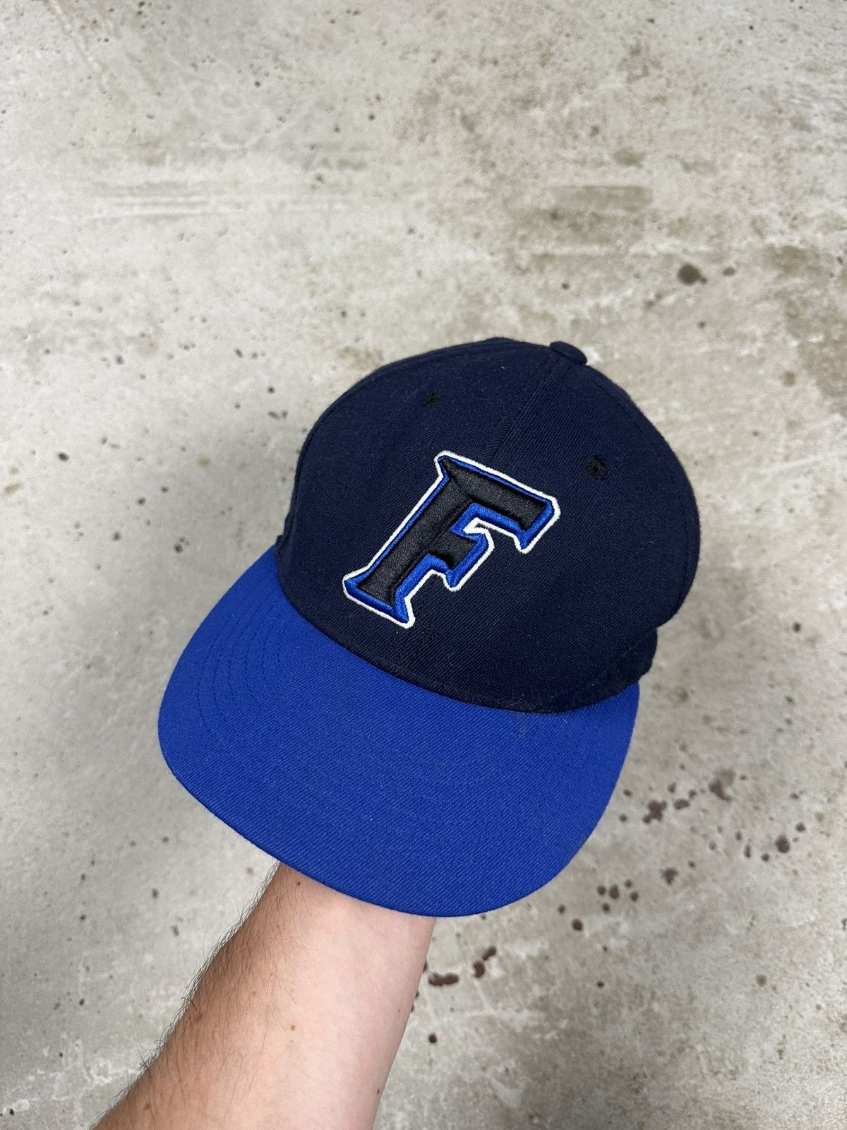 NCAA Vintage Y2K Florida Gators Navy Hat Cap University NBA Size ONE SIZE - 1 Thumbnail
