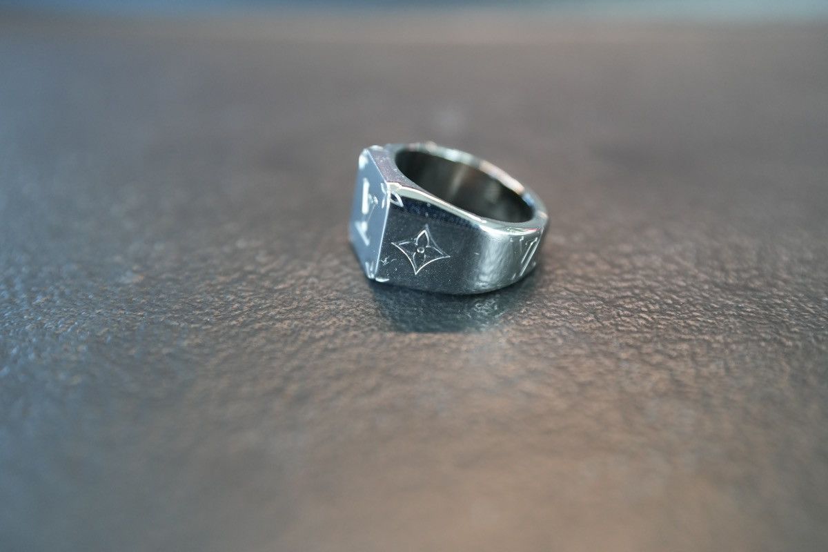 Louis Vuitton Louis Vuitton Monogram Ring Size ONE SIZE - 2 Thumbnail