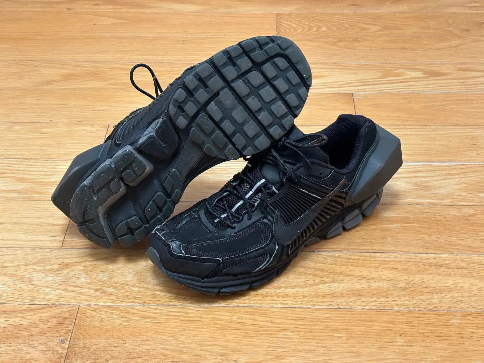 A-COLD-WALL* × Nike Nike x ACW Vomero 5 US10.5 Size US 10.5 / EU 43-44 - 1 Thumbnail
