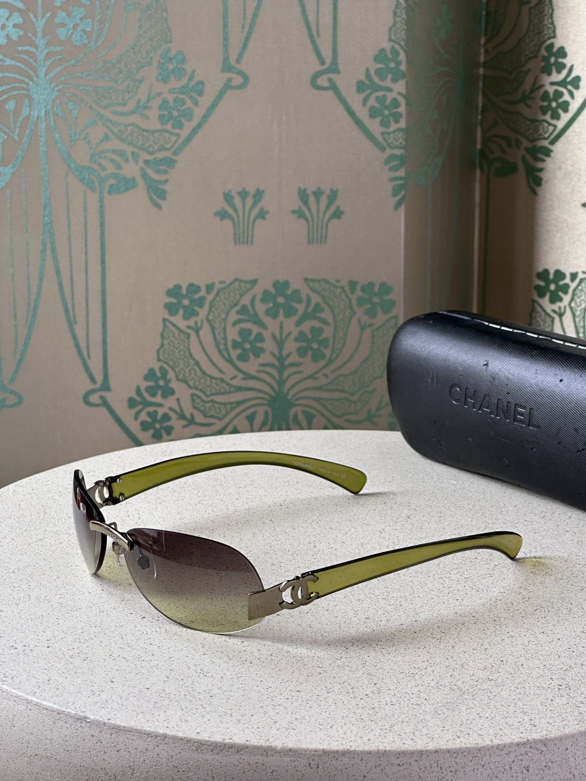 CHANEL Oval Rimless CC Big Logo Green Sunglasses 4034 Y2K