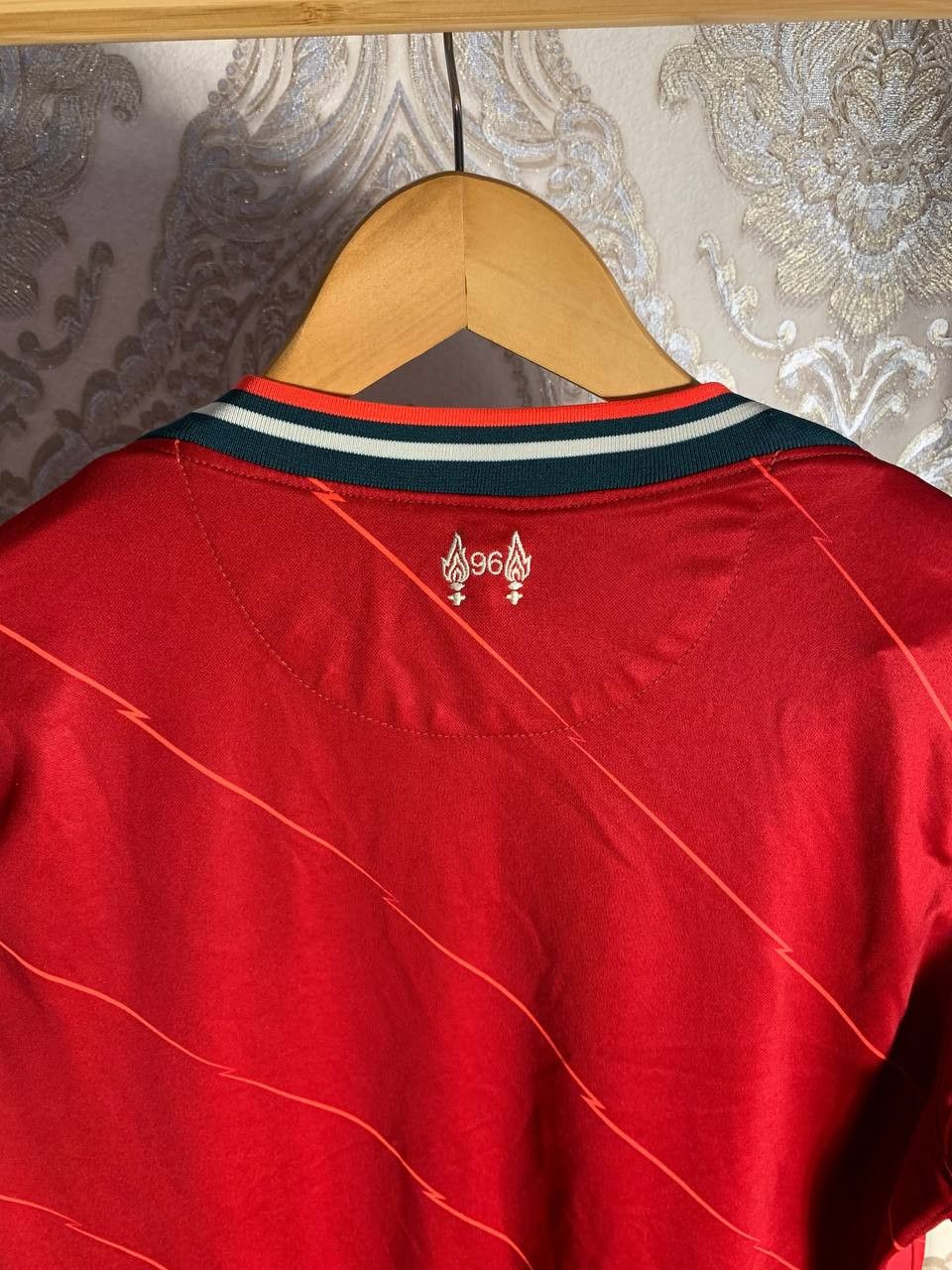 Nike Vintage Nike FC Liverpool England Soccer Jersey Y2K Size US L / EU 52-54 / 3 - 9 Thumbnail