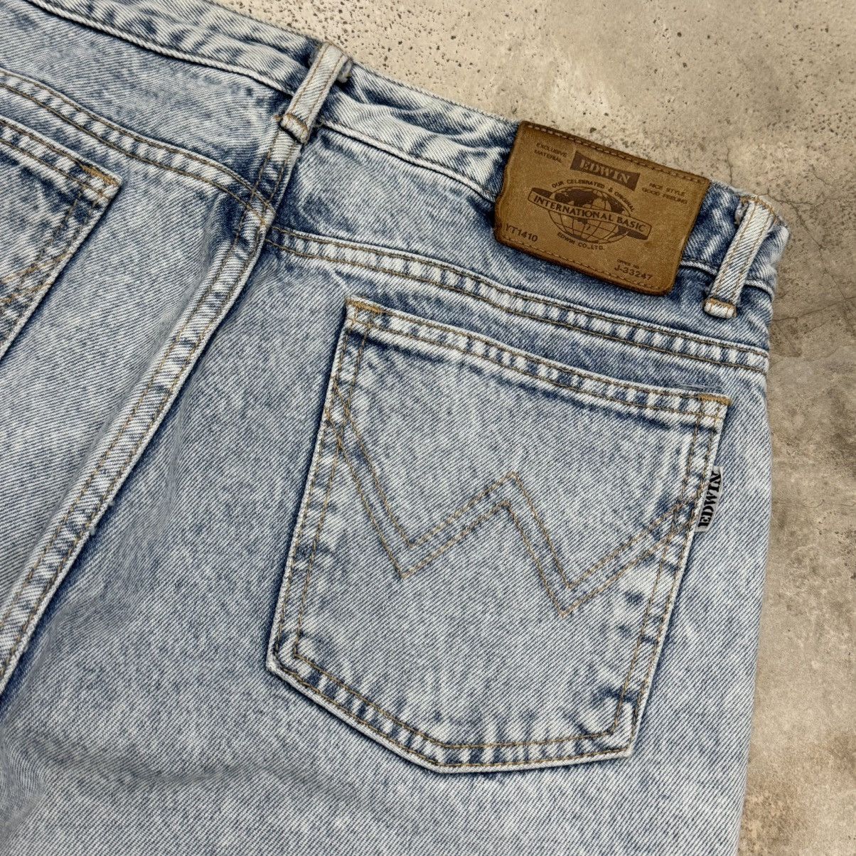Edwin Vintage Edwin Low Rise Distressed Lightwash Denim Size US 31 - 15 Thumbnail