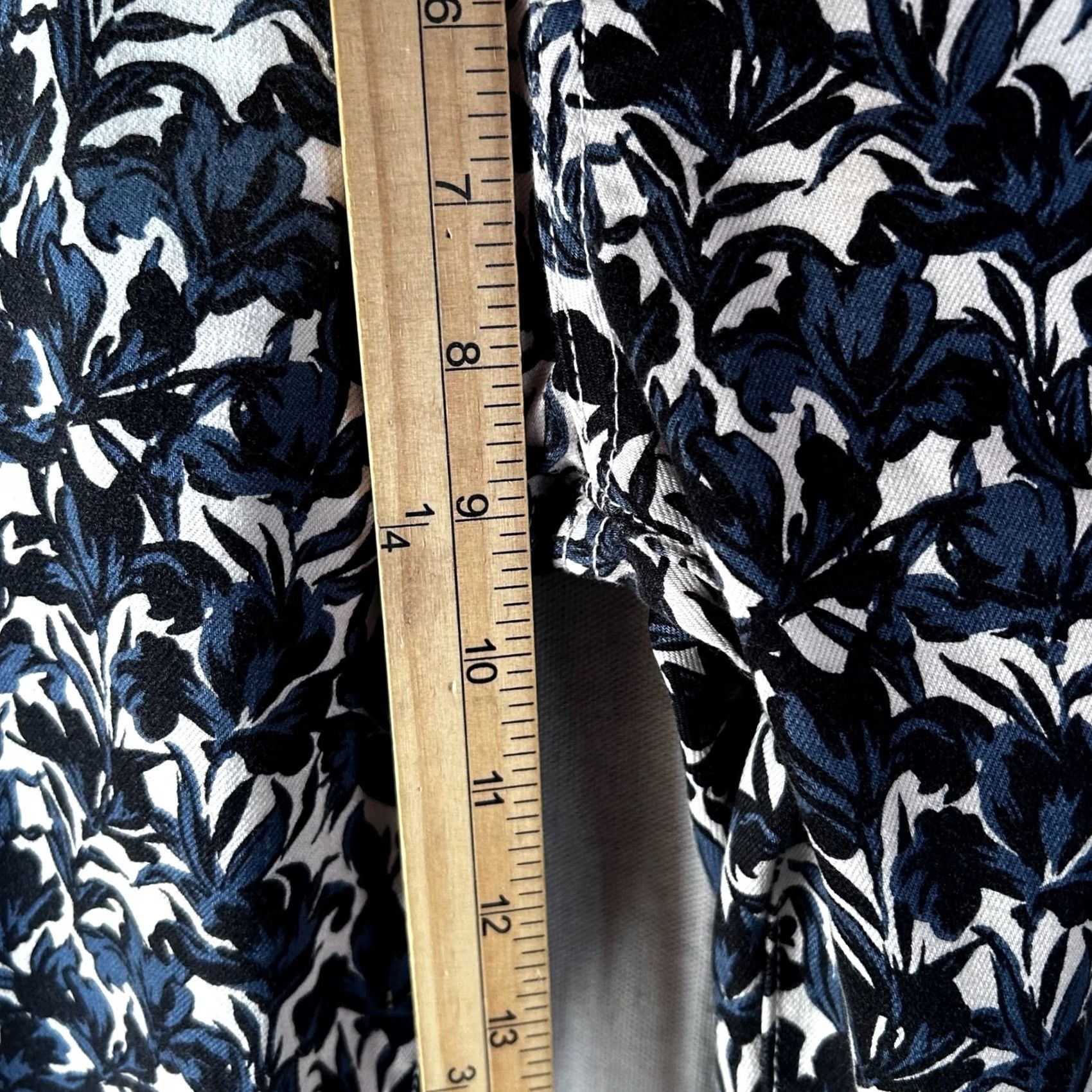 Tory Burch Tory Burch Navy White Floral Print Skinny Pants Stretch Cotton Size 31 Size 24" / US 00 / IT 34 - 6 Thumbnail