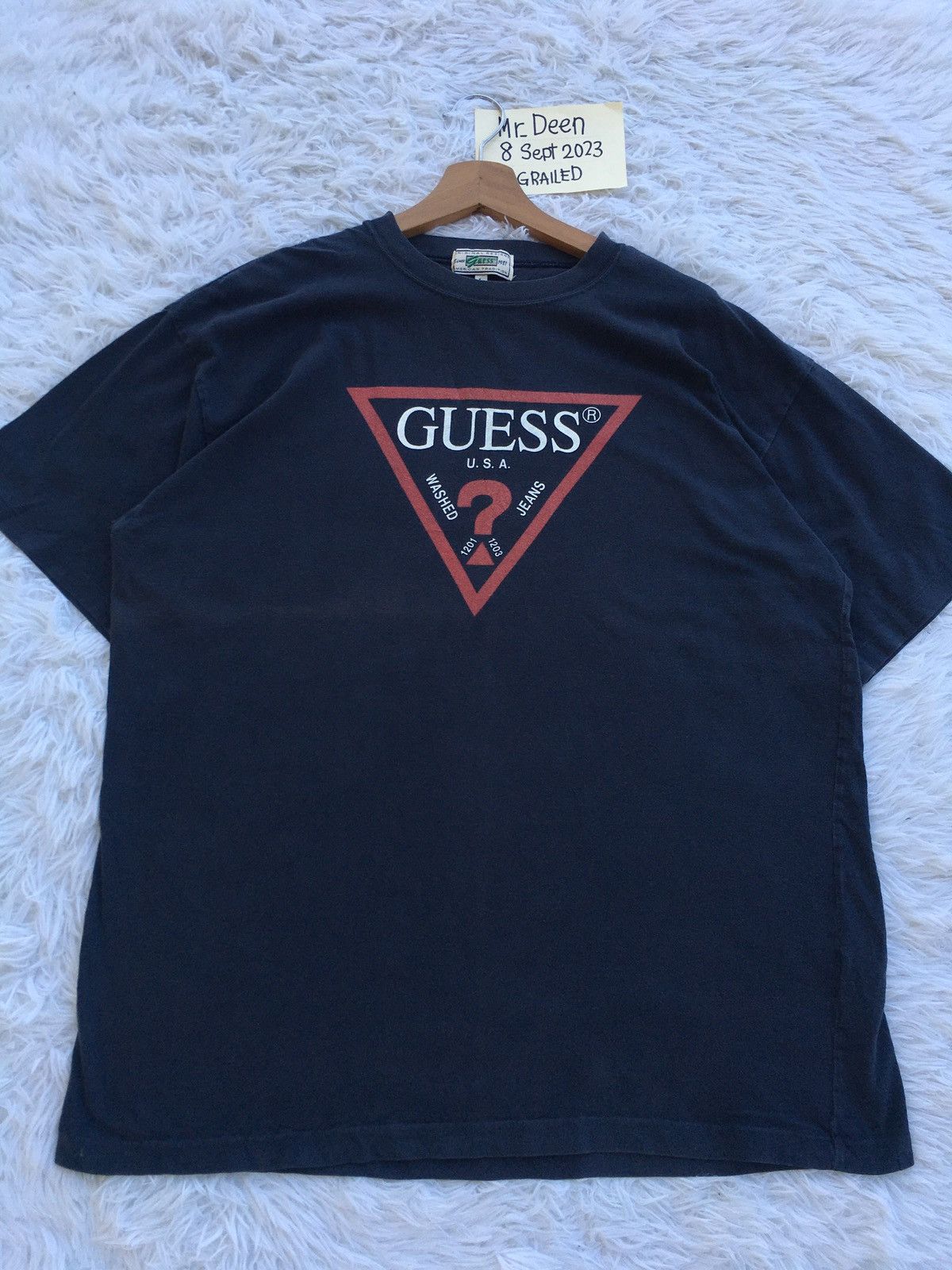 Guess Rare Vintage 90s Guess Big Logo Tshirt Size US L / EU 52-54 / 3 - 4 Thumbnail
