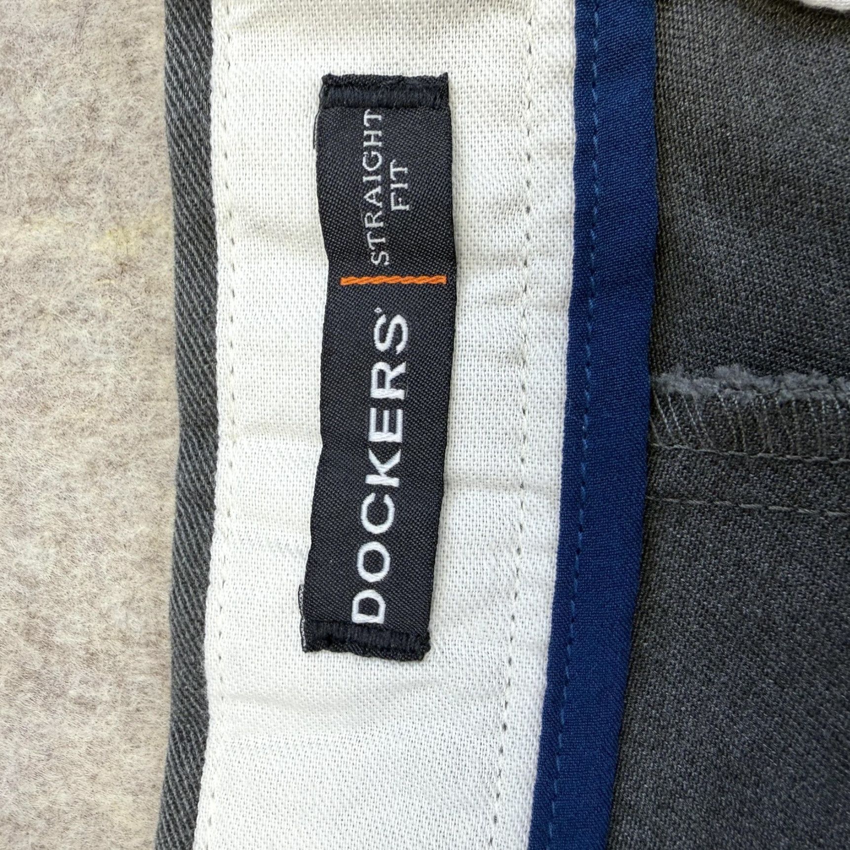 Dockers Dockers Easy Khaki Pants Mens 34x30 Gray Straight Flat Front NWT Regular Khakis Pants Mens 34 Gray Easy Khaki Dockers Size US 34 / EU 50 - 6 Thumbnail