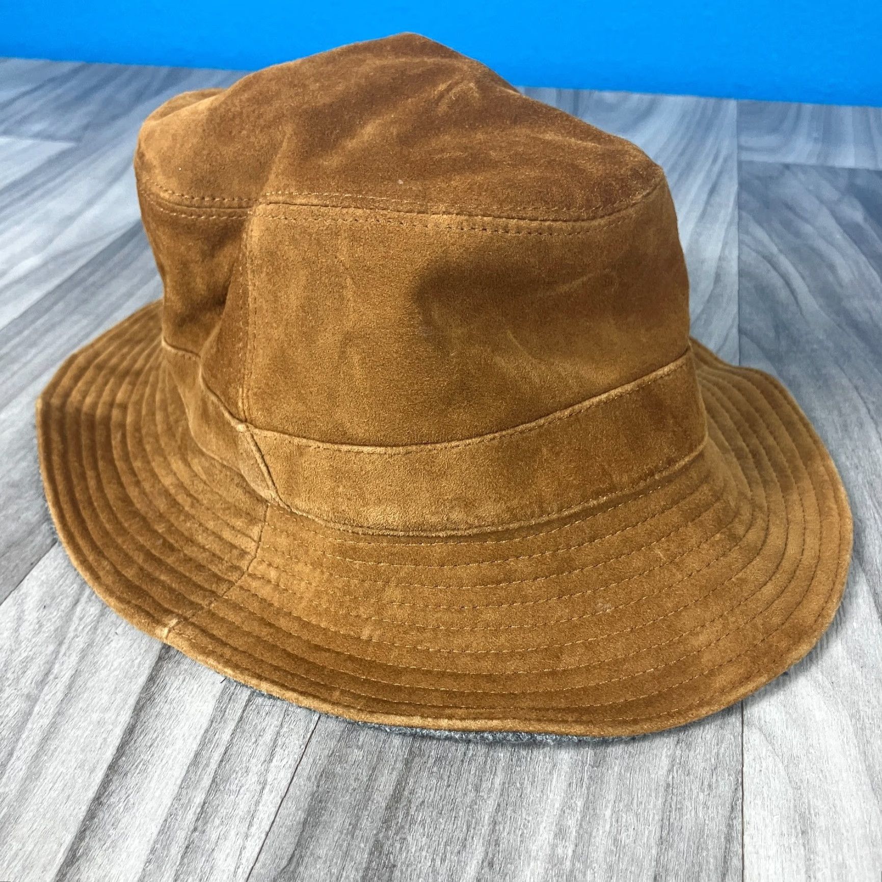 Vintage Barneys New York Wool Bucket Hat Brown Women One Size Bucket Hat Wool Brown Casual Winter Solid Modern Size ONE SIZE - 3 Thumbnail
