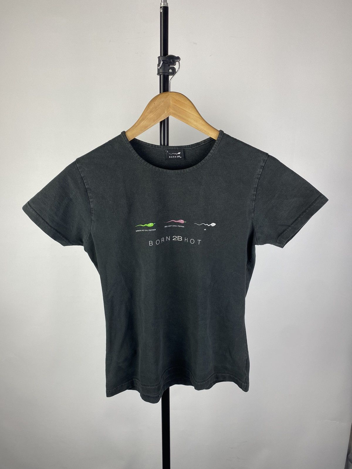 Vintage 🔥Vntg Born 2B Red hot chili Pepper Humor Art Tee Women Size L / US 10 / IT 46 - 1 Thumbnail