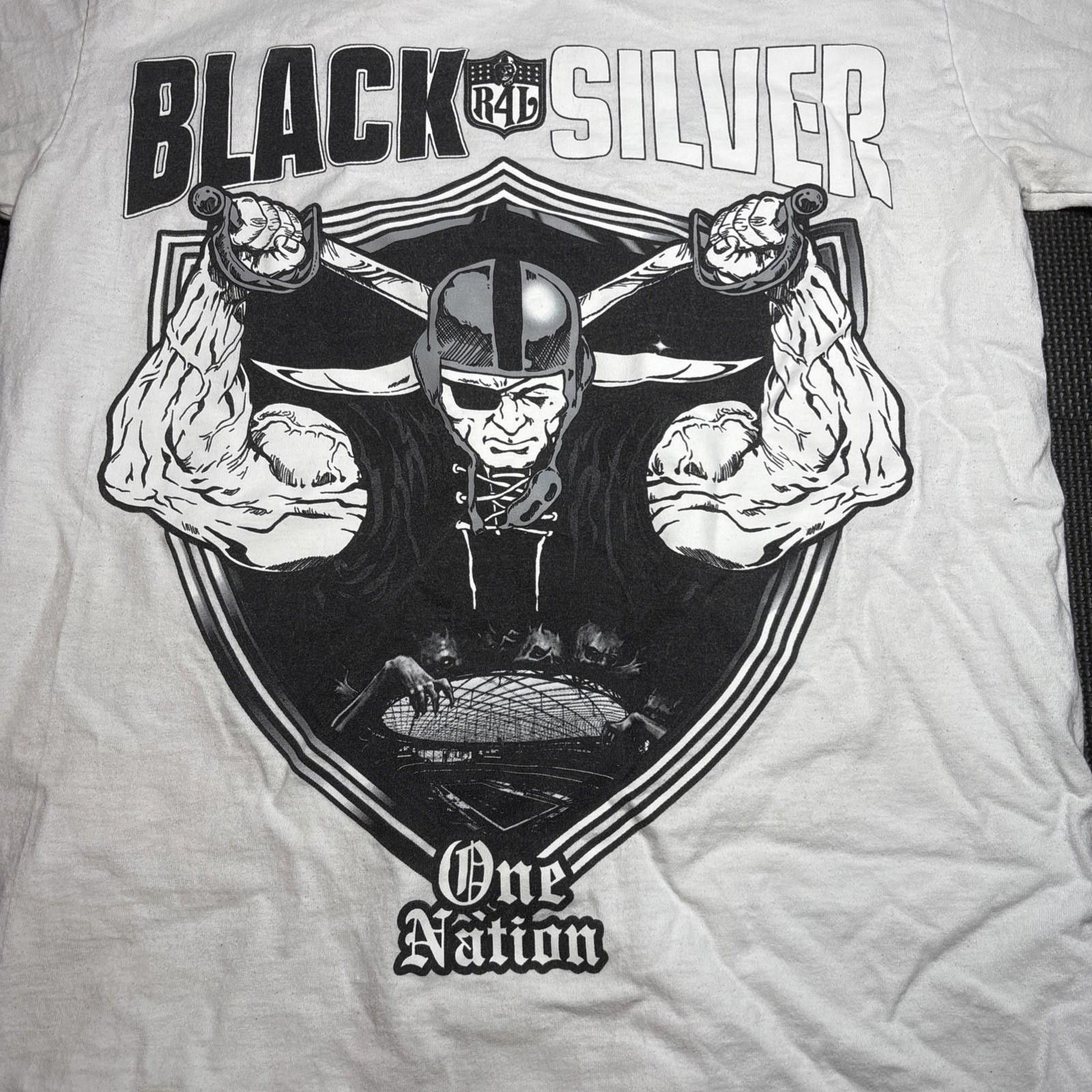 Alstyle Oakland Raiders Shirt Mens M NFL Football Vintage White Tee Size ONE SIZE - 2 Thumbnail