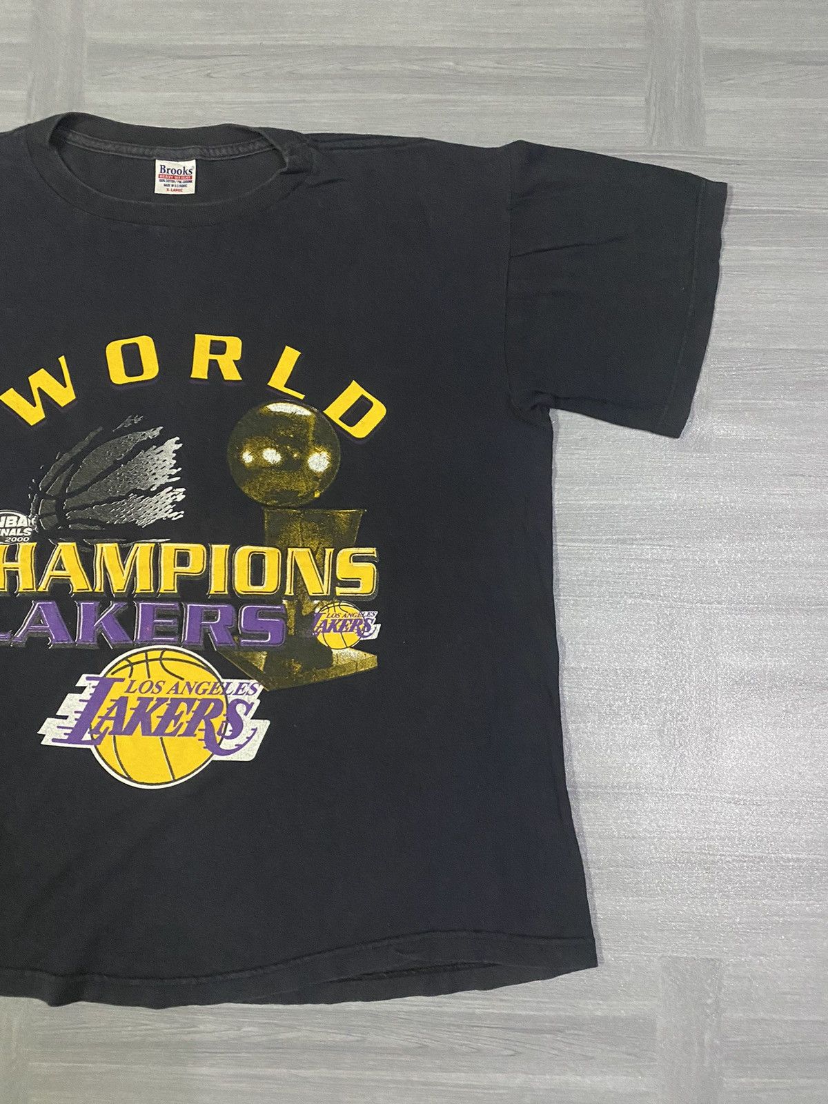NBA Vintage Lakers Champions T-Shirt NBA Finals 2000's Kobe Size US XL / EU 56 / 4 - 4 Thumbnail