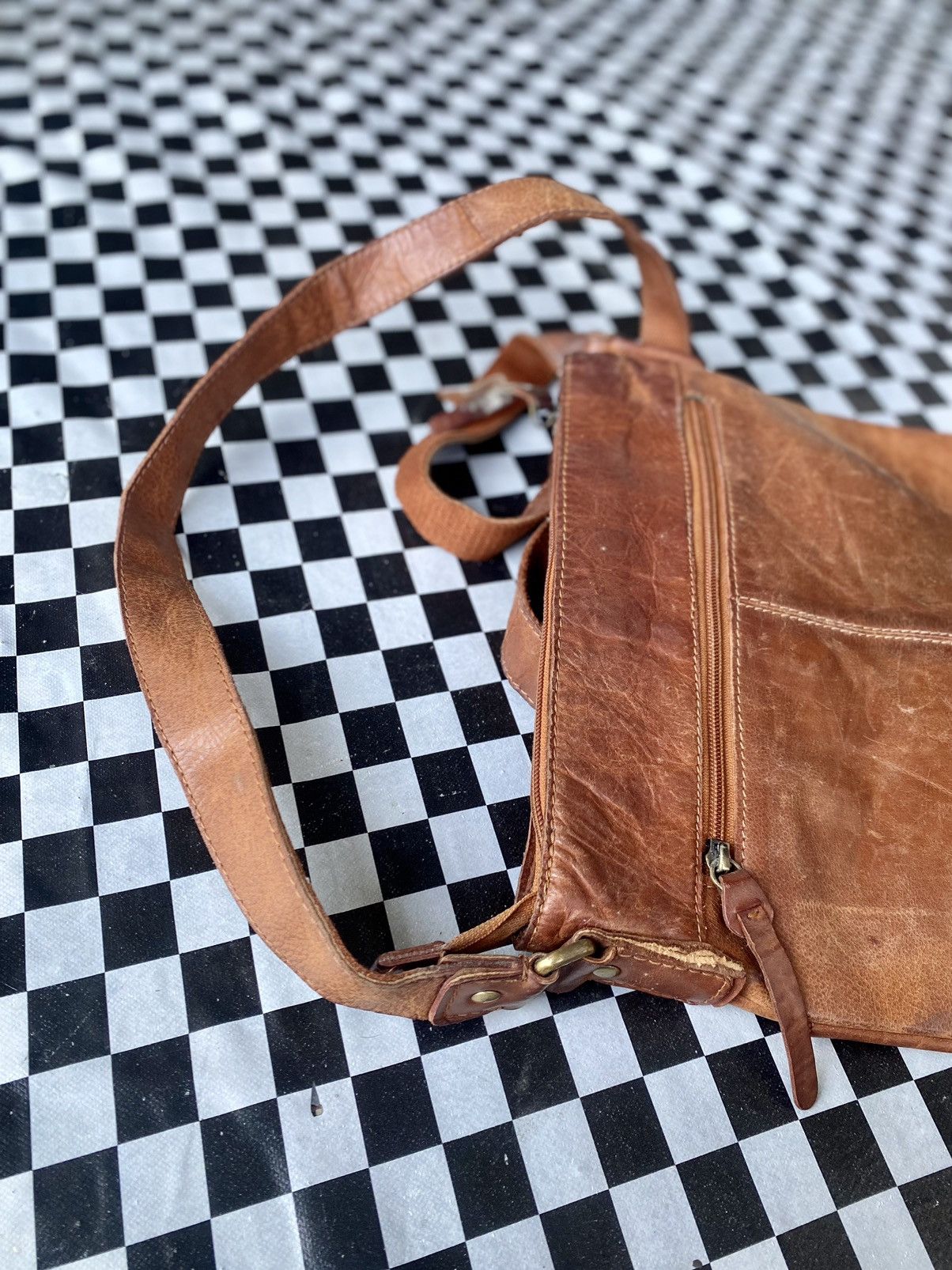 Leather × Vintage Vintage Leather Crossbody bag Oran Leather Australia Size ONE SIZE - 5 Thumbnail