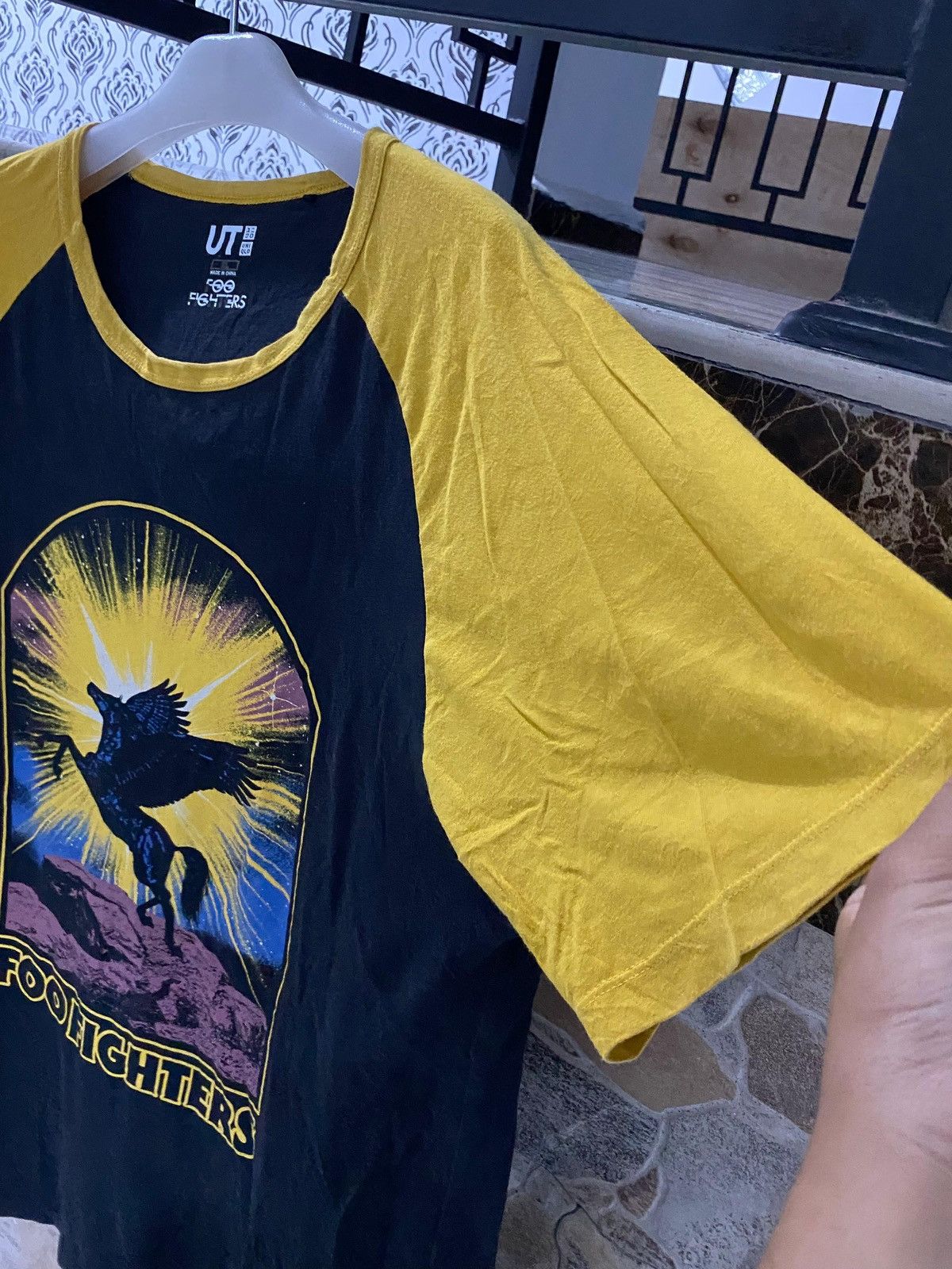 Band Tees × Uniqlo uniqlo x foo fighters tshirt XL Size US XL / EU 56 / 4 - 3 Thumbnail
