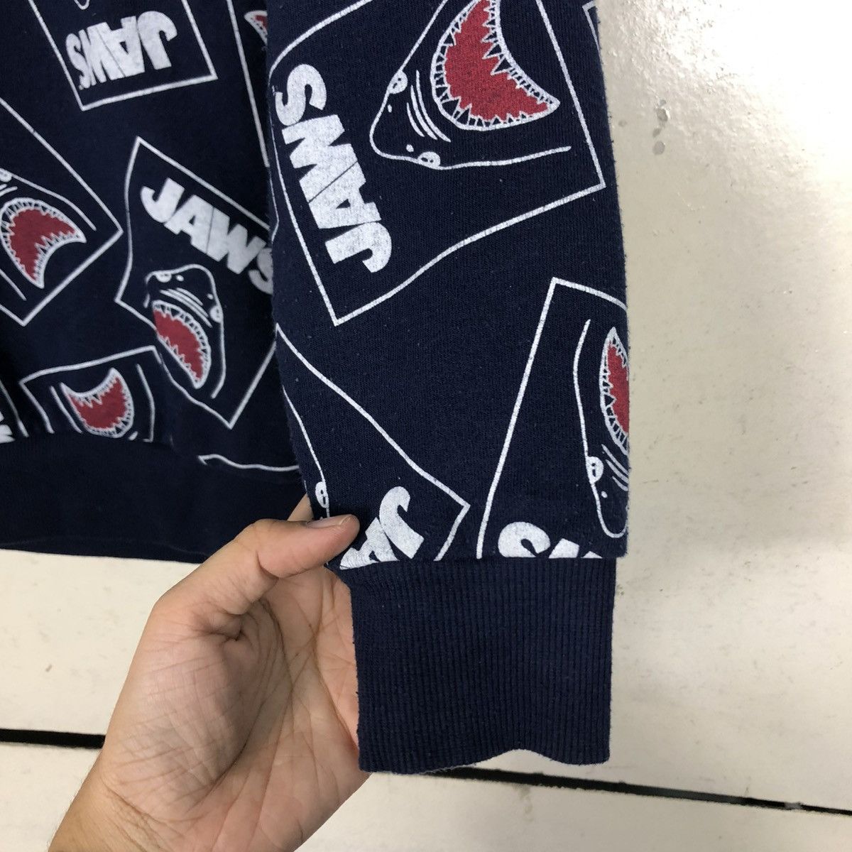 Japanese Brand 🔥VINTAGE HOODIE PULL OVER JAWS MOVIE FULL PRINT RARE DESIGN Size US M / EU 48-50 / 2 - 16 Thumbnail