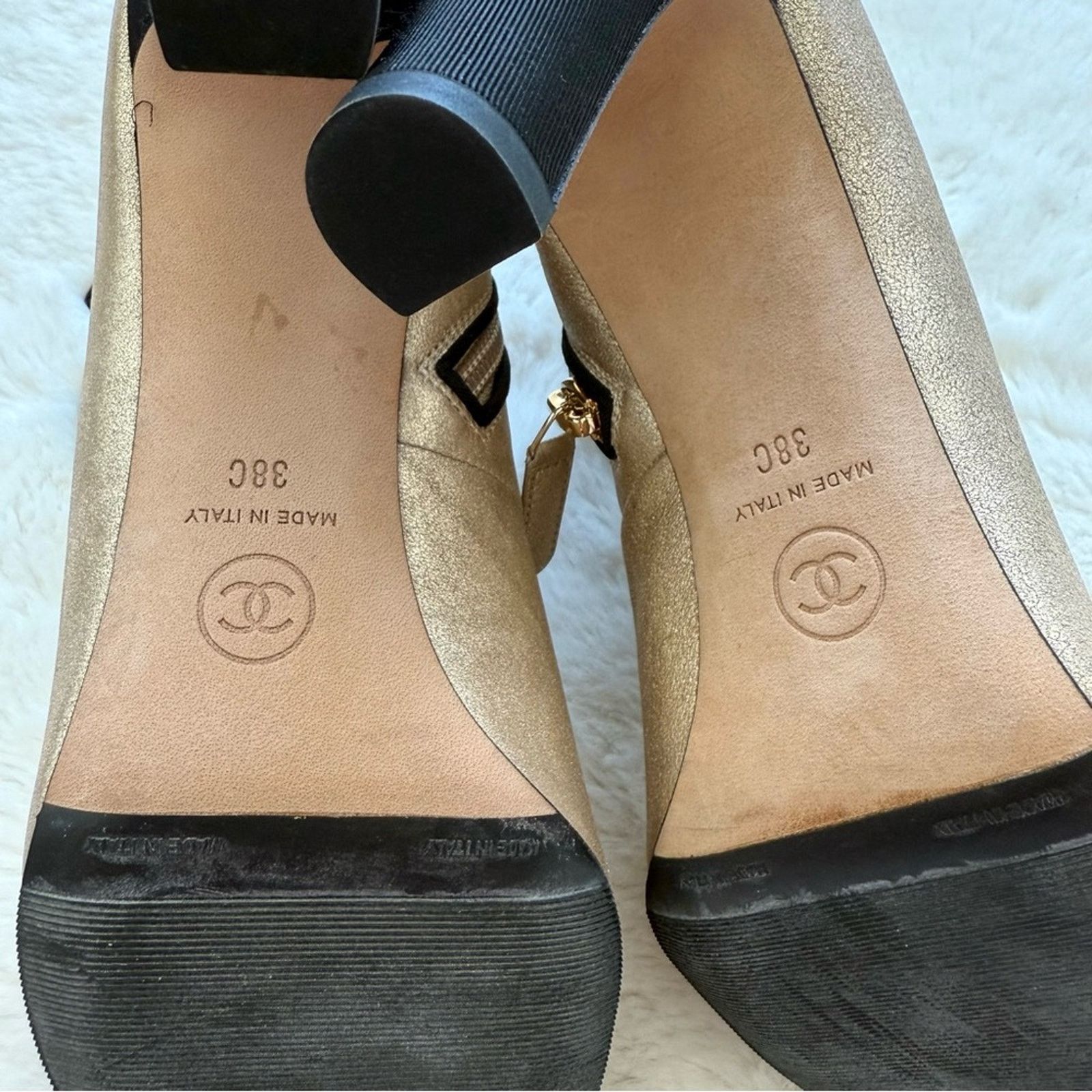 Chanel NEW!! Chanel 2018 Gold Pearl Button Boots Heels 38 EU 1400$ Size US 8 / IT 38 - 10 Thumbnail