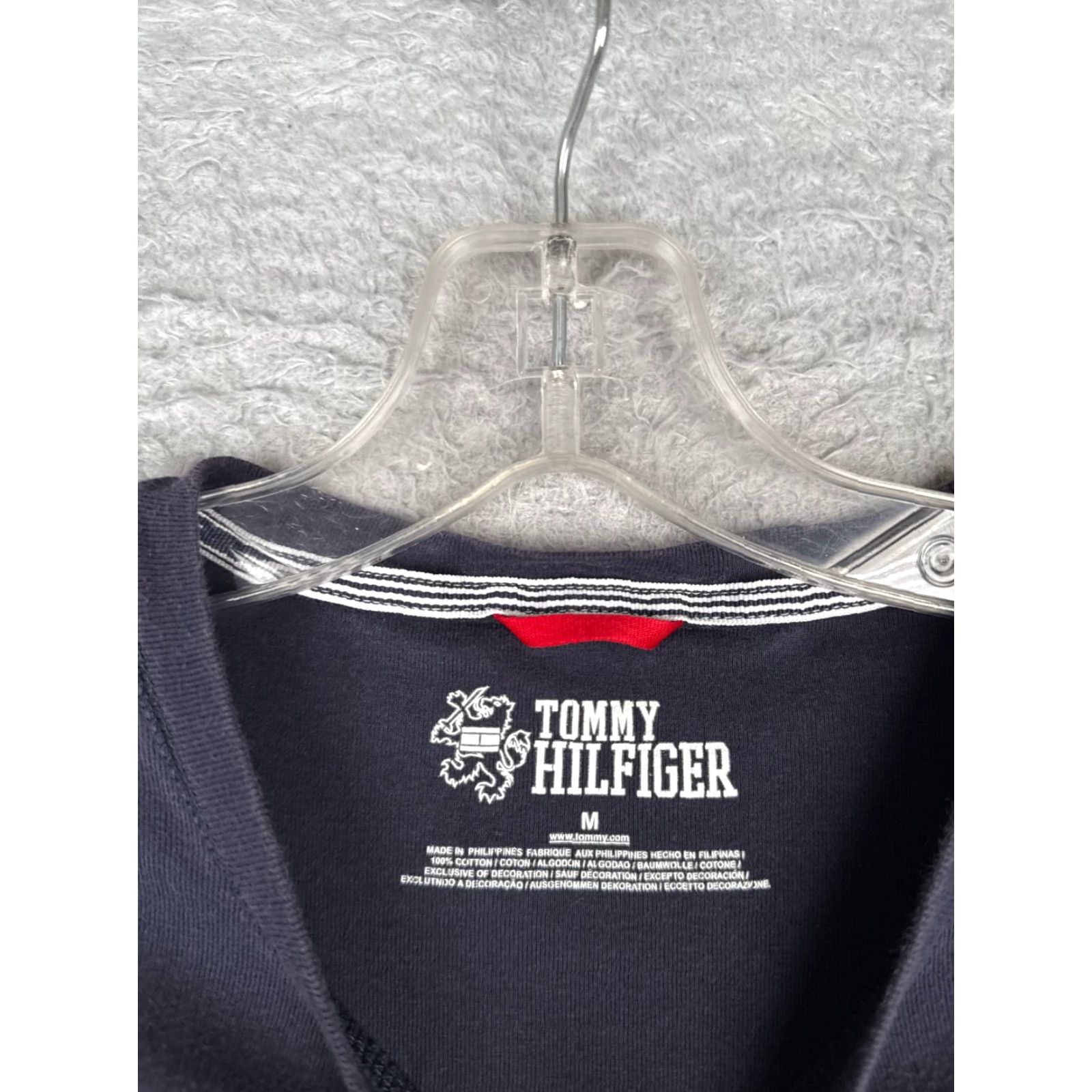Tommy Hilfiger Tommy Hilfiger Shirt Adult Medium Blue Short Sleeve Crew Neck Cotton Jersey Embroidered Logo Pockets Machine Washable Men’s T-Shirt Regular Fit Size US M / EU 48-50 / 2 - 6 Thumbnail