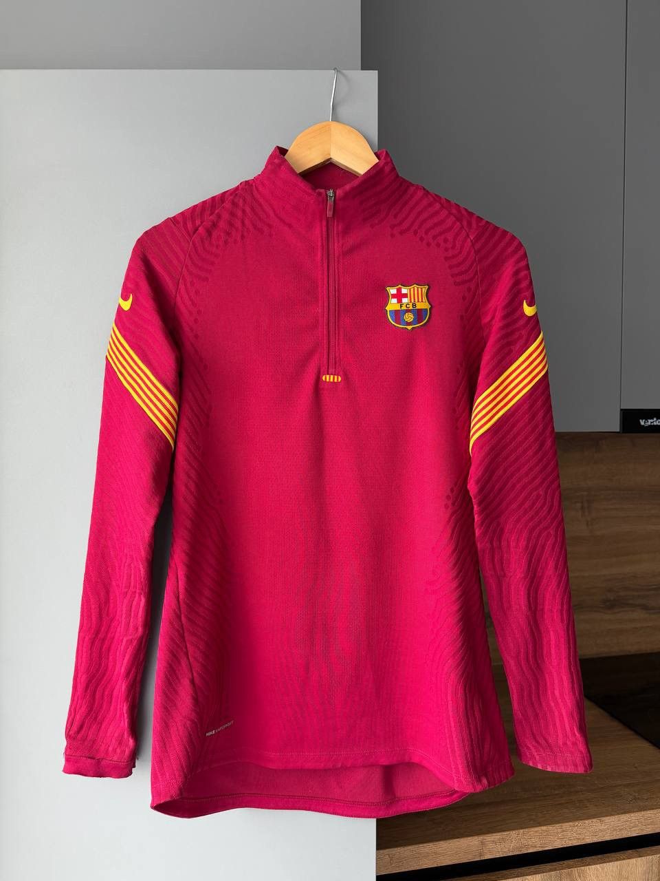 Nike Nike FC Barcelona Long Sleeve Vaporknit Size US S / EU 44-46 / 1 - 1 Thumbnail