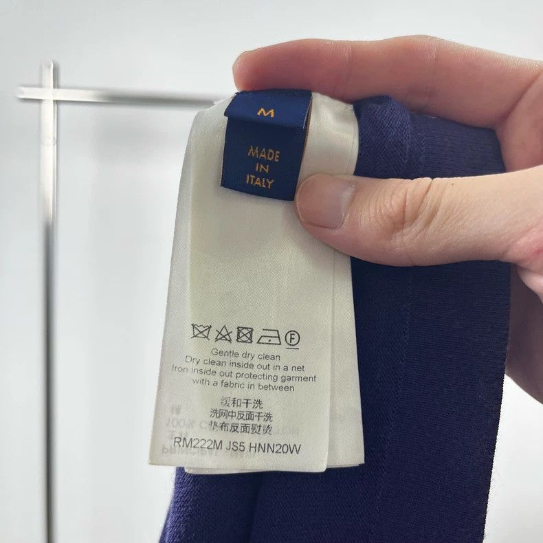 Louis Vuitton Louis Vuitton Blue knit short sleeve 2501-Nextarrow Size US M / EU 48-50 / 2 - 4 Thumbnail
