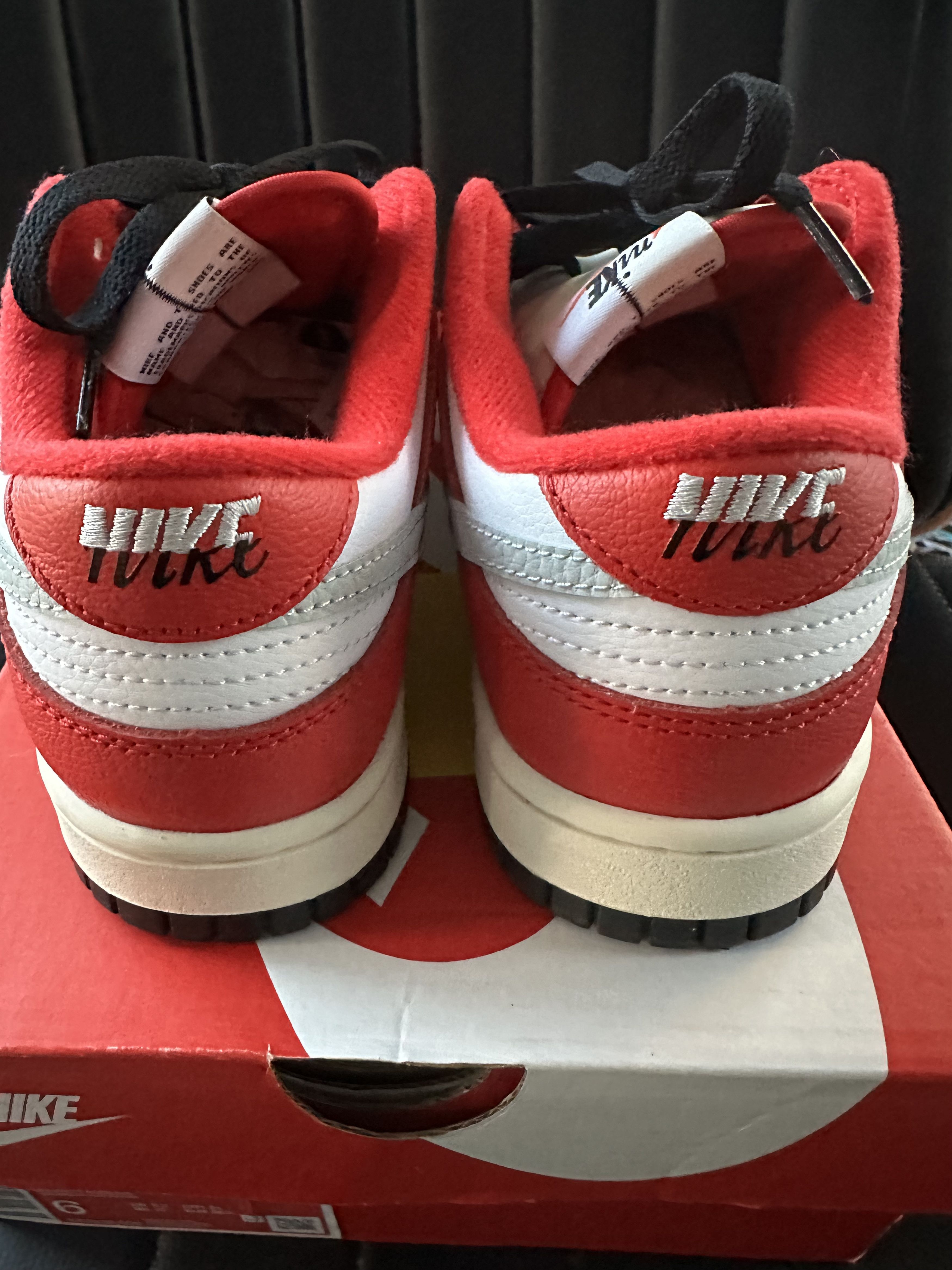 Jordan Brand × Nike PREOWNED NIKE DUNK LOW RETRO PRM "CHICAGO SPLIT" Size US 6 / EU 39 - 9 Thumbnail