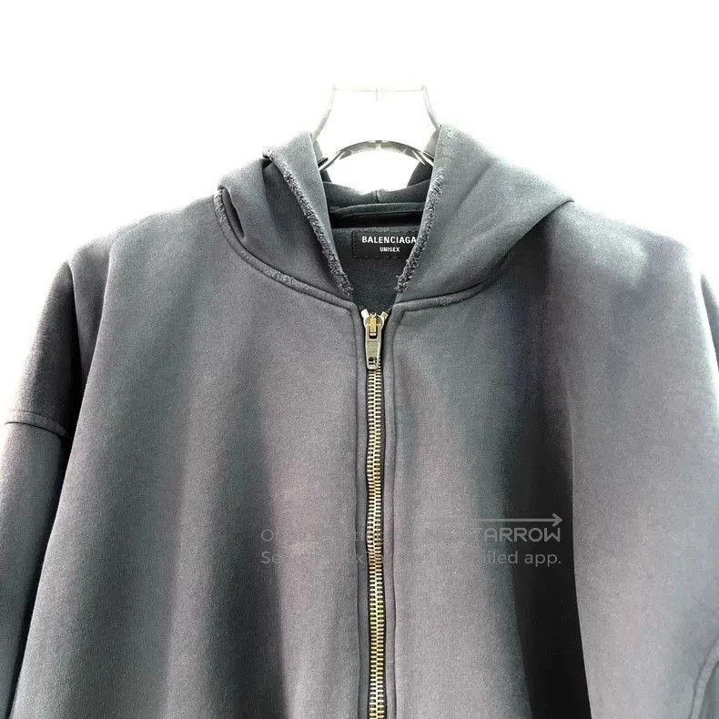 Balenciaga Balenciaga 24FW Reversed Logo Zip Hoodie. Size US XXS / EU 40 - 3 Thumbnail