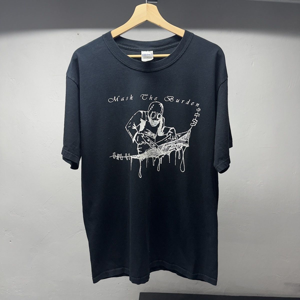 Vintage Vintage Mask The Burden Shirt ERD Grunge Metal Punk Size US L / EU 52-54 / 3 - 1 Thumbnail