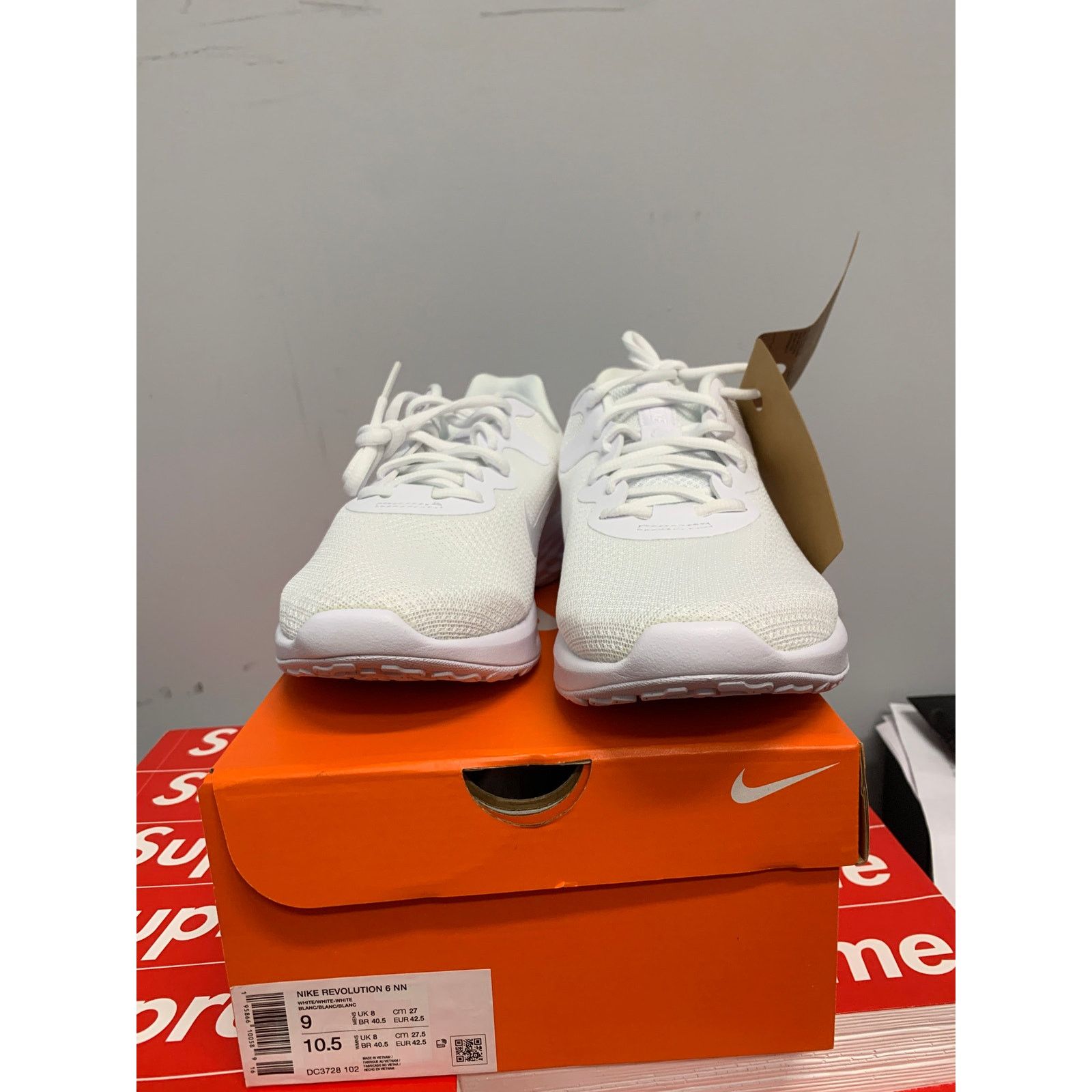 Nike Men's Revolution Size White/White BRAND NEW