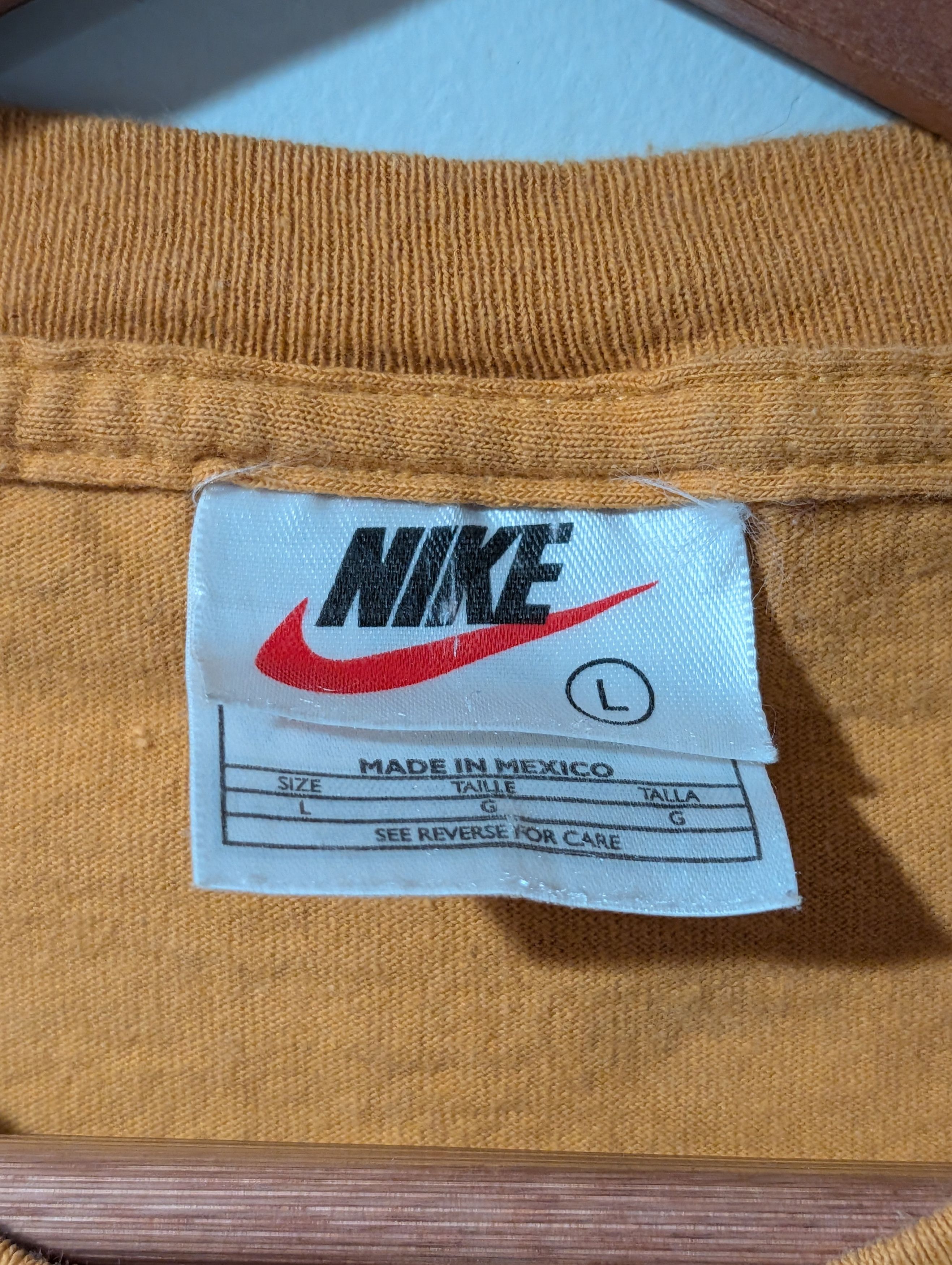 Nike Vintage 90s Nike Mini Swoosh Essential Streetwear T-Shirt Size US L / EU 52-54 / 3 - 3 Thumbnail