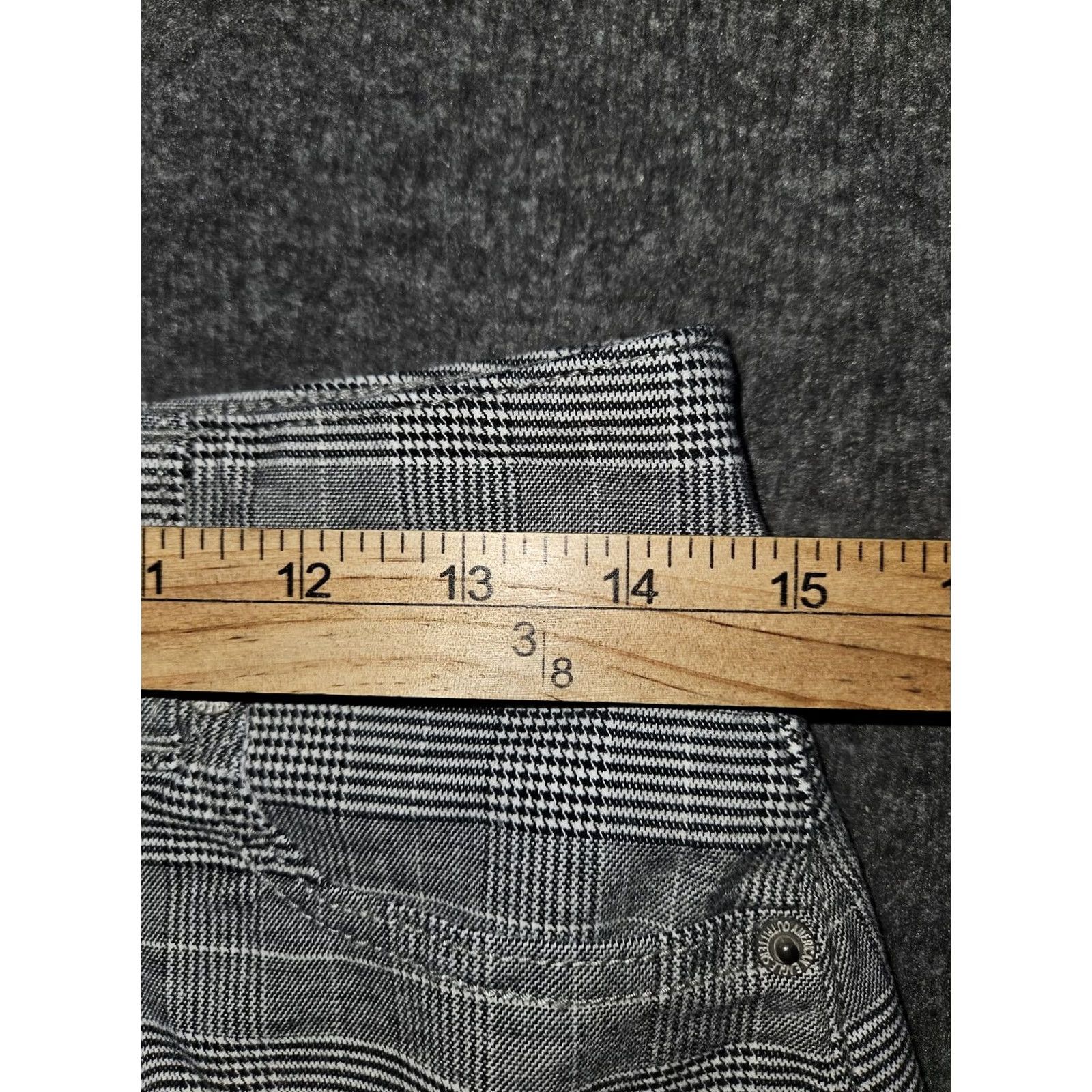 American Eagle Outfitters VINTAGE? No. American Eagle Outfitters Skirt Womens 4 Gray Plaid High Rise Mini Denim Stretch Shirt Womens 4 Gray Plaid High Rise Mini Jeans? Size 27" / US 4 / IT 40 - 4 Thumbnail